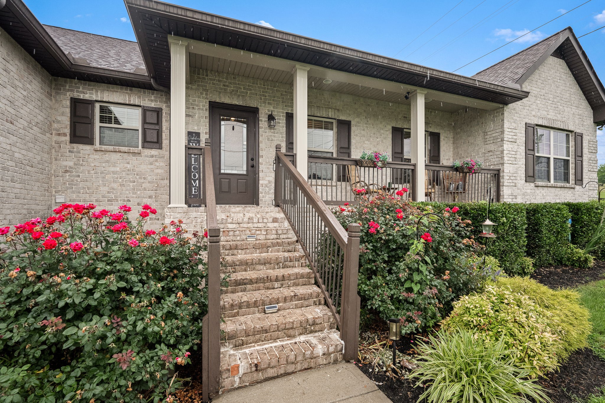 25 Bridle Path Ln