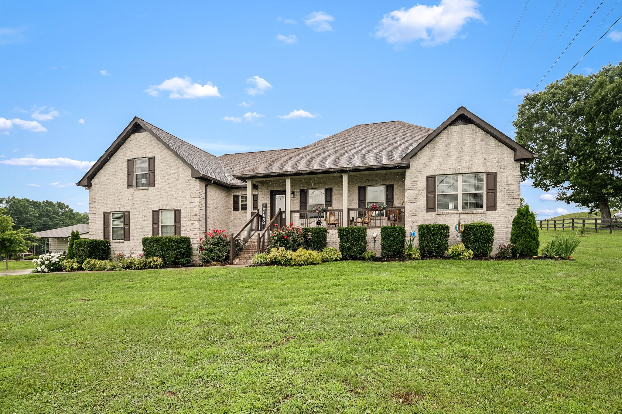 25 Bridle Path Ln