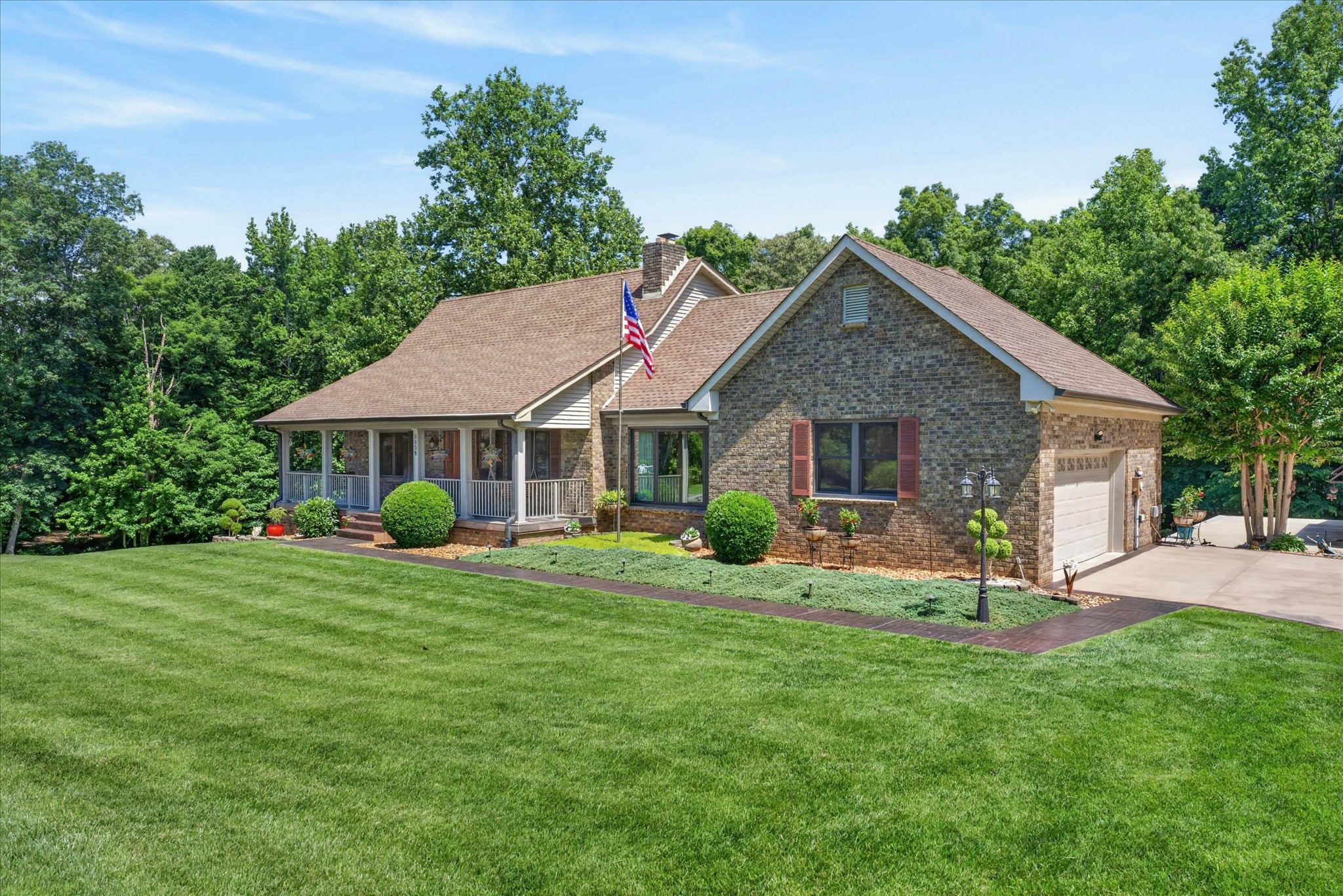 1175 Hutcheson Ln