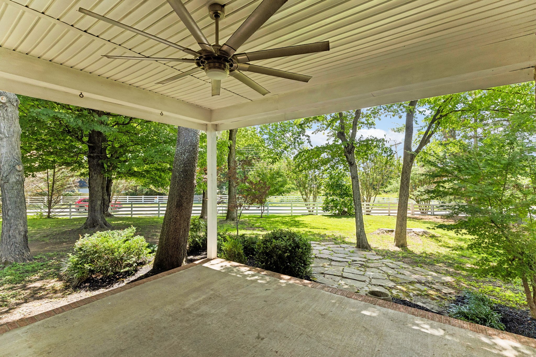 1507 Halifax Dr