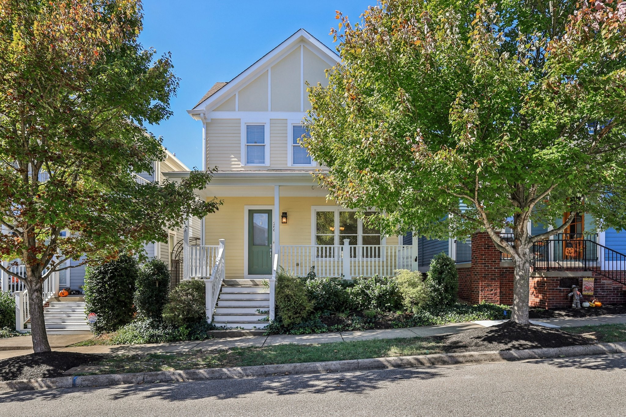 288 Augusta Ave