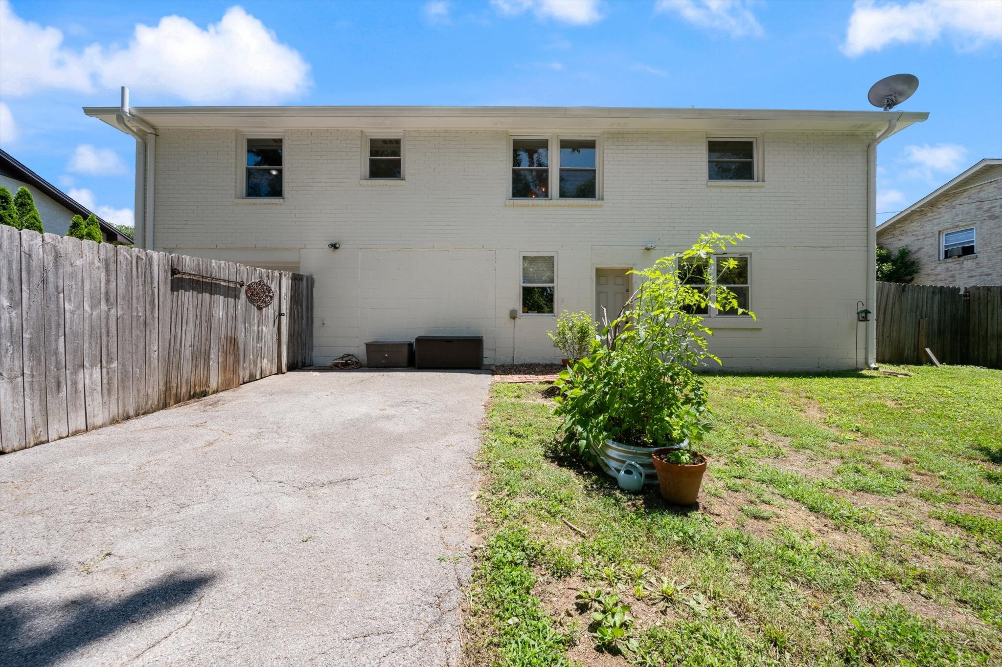 4848 Whittier Dr