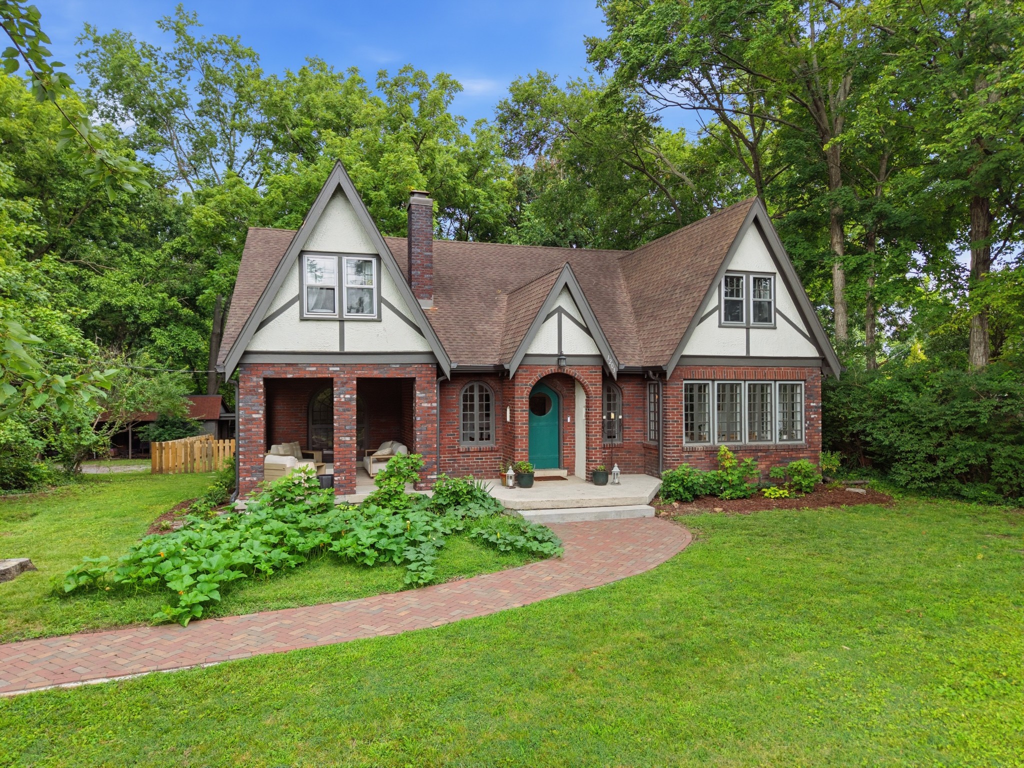 1203 McGavock Pike
