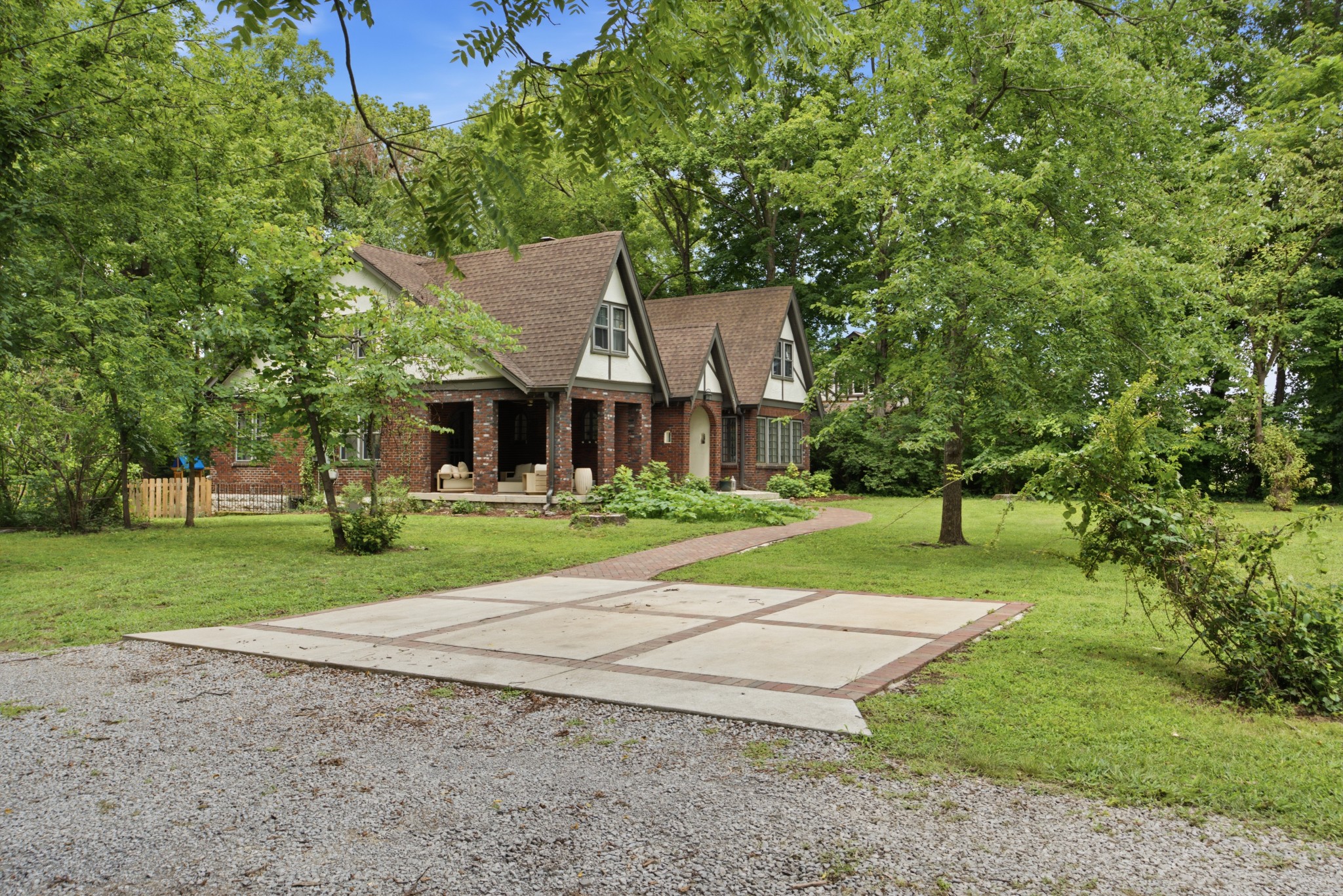 1203 McGavock Pike