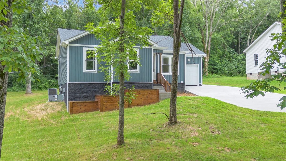 634 Mountain View Dr