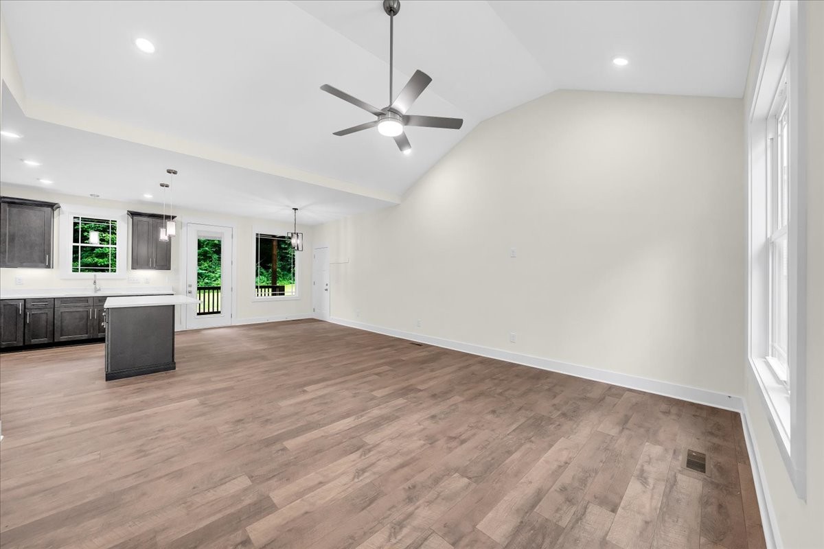 634 Mountain View Dr