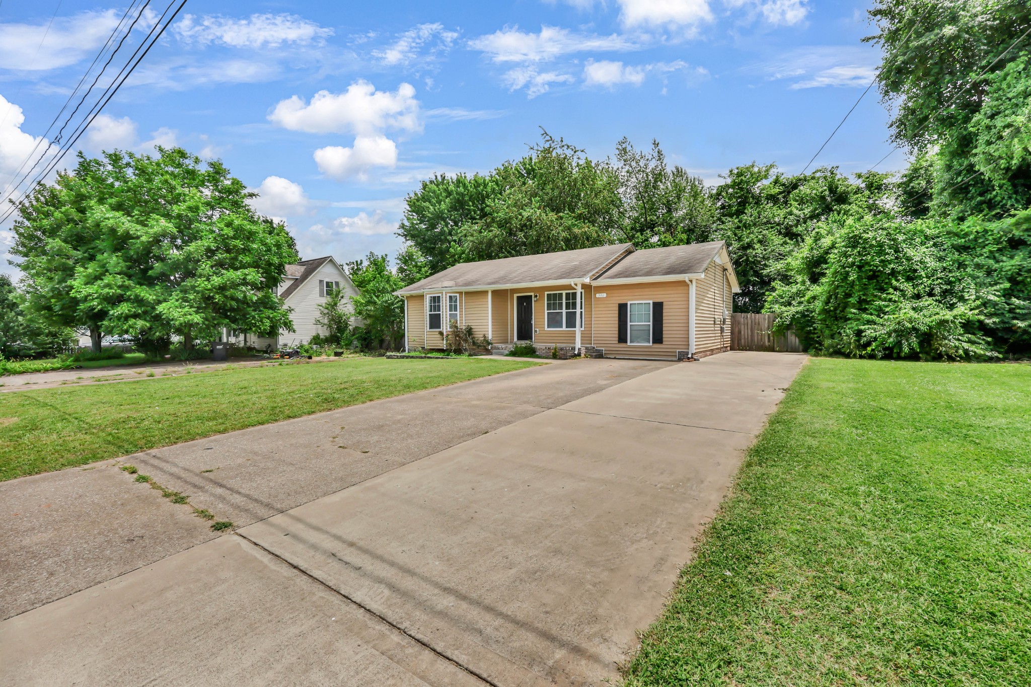 946 Van Buren Ave