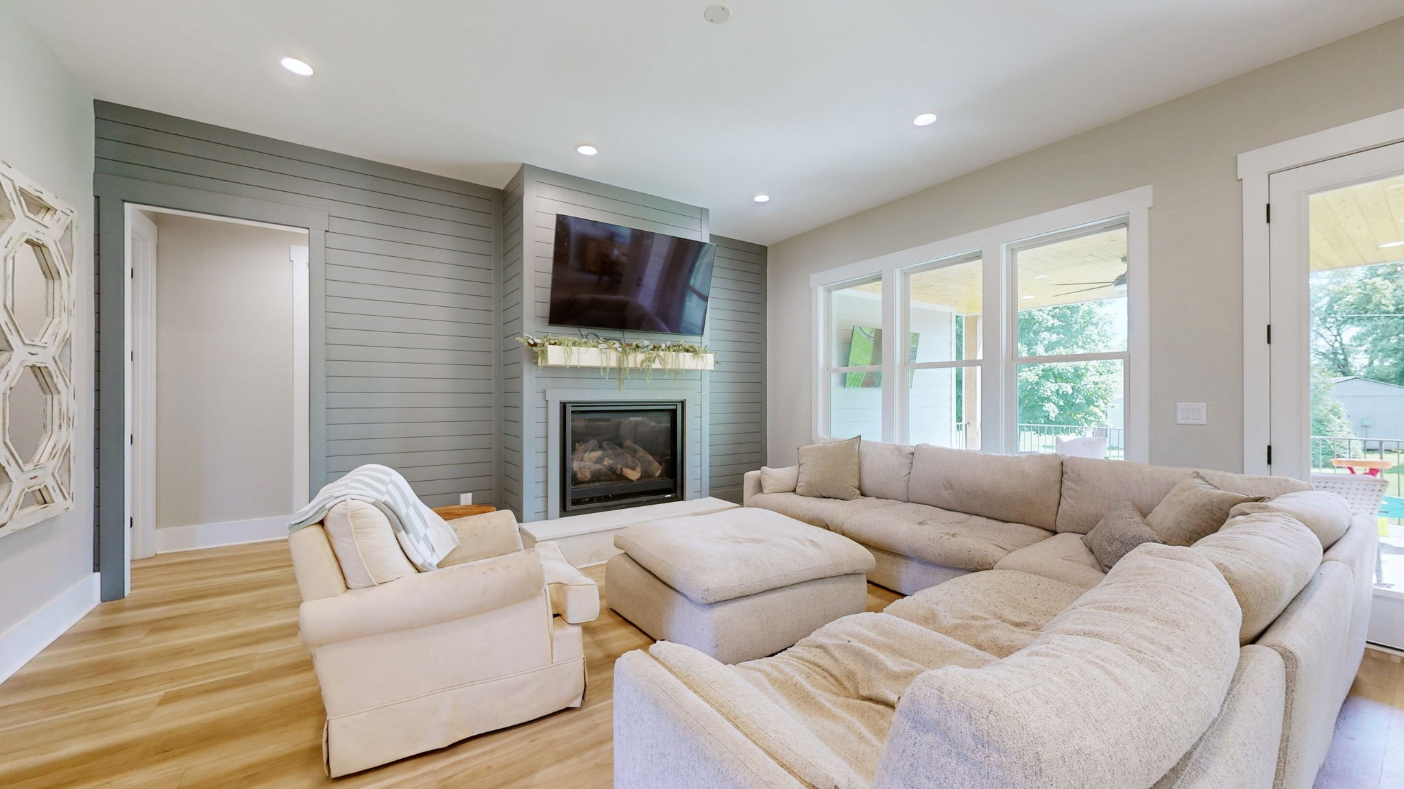 730 Hamilton Dr