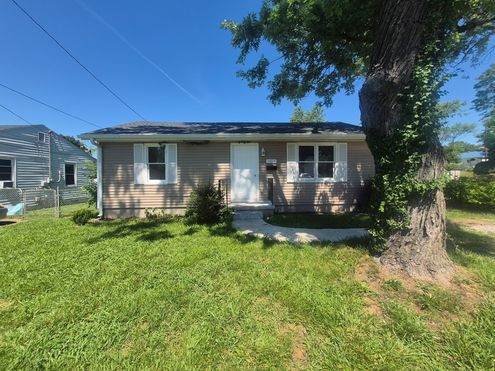 1807 McHenry Dr
