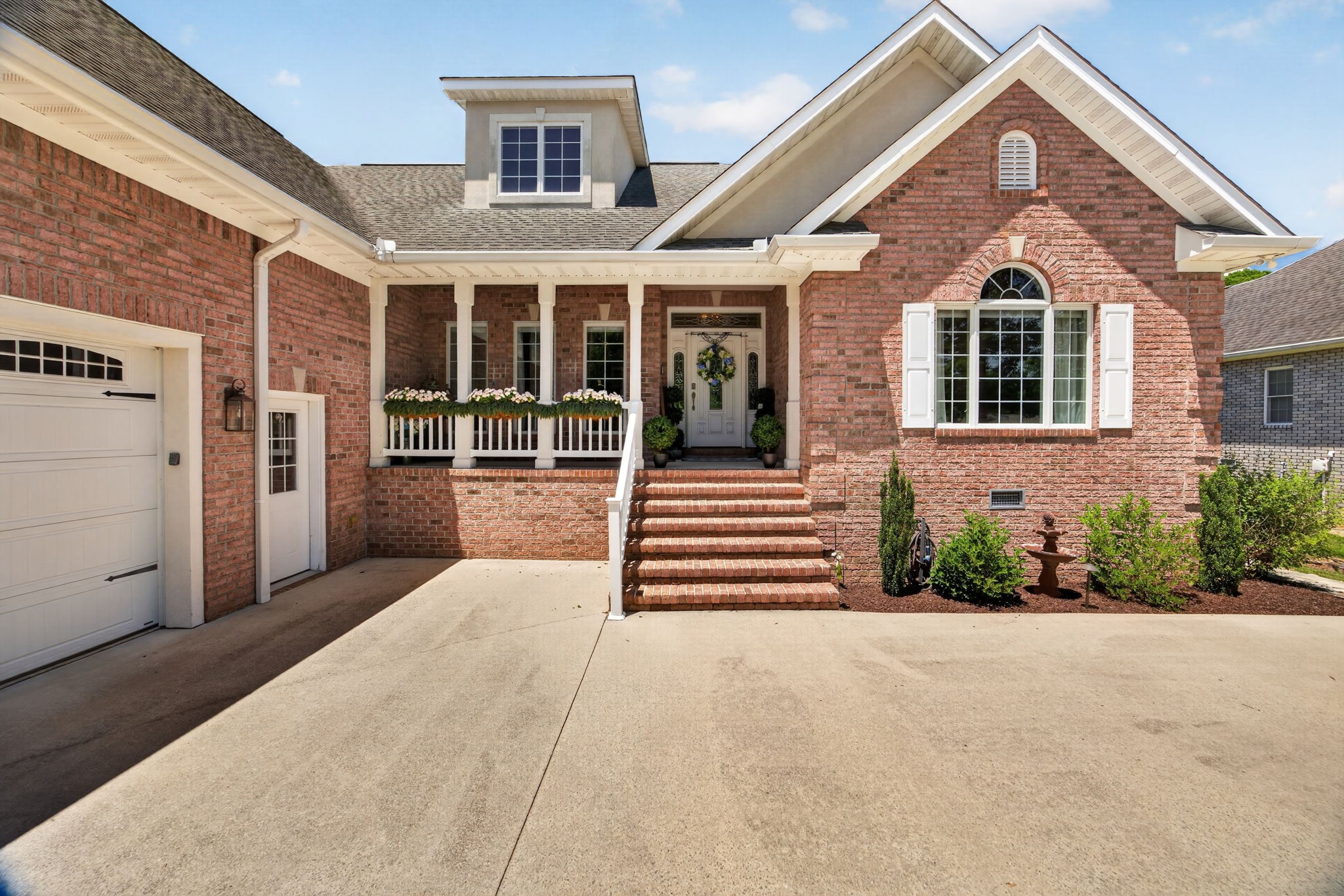 211 Tomlon Rd