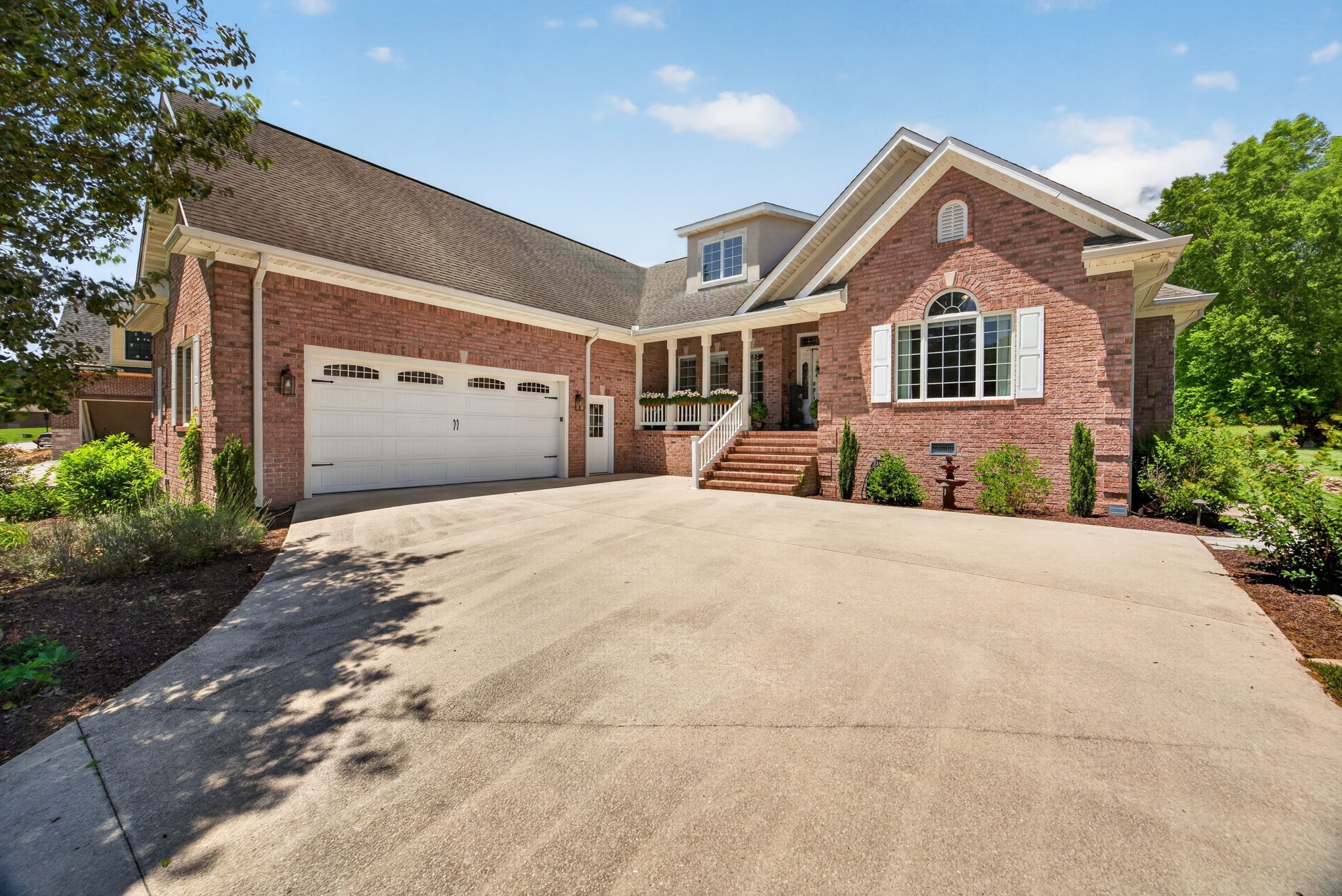211 Tomlon Rd