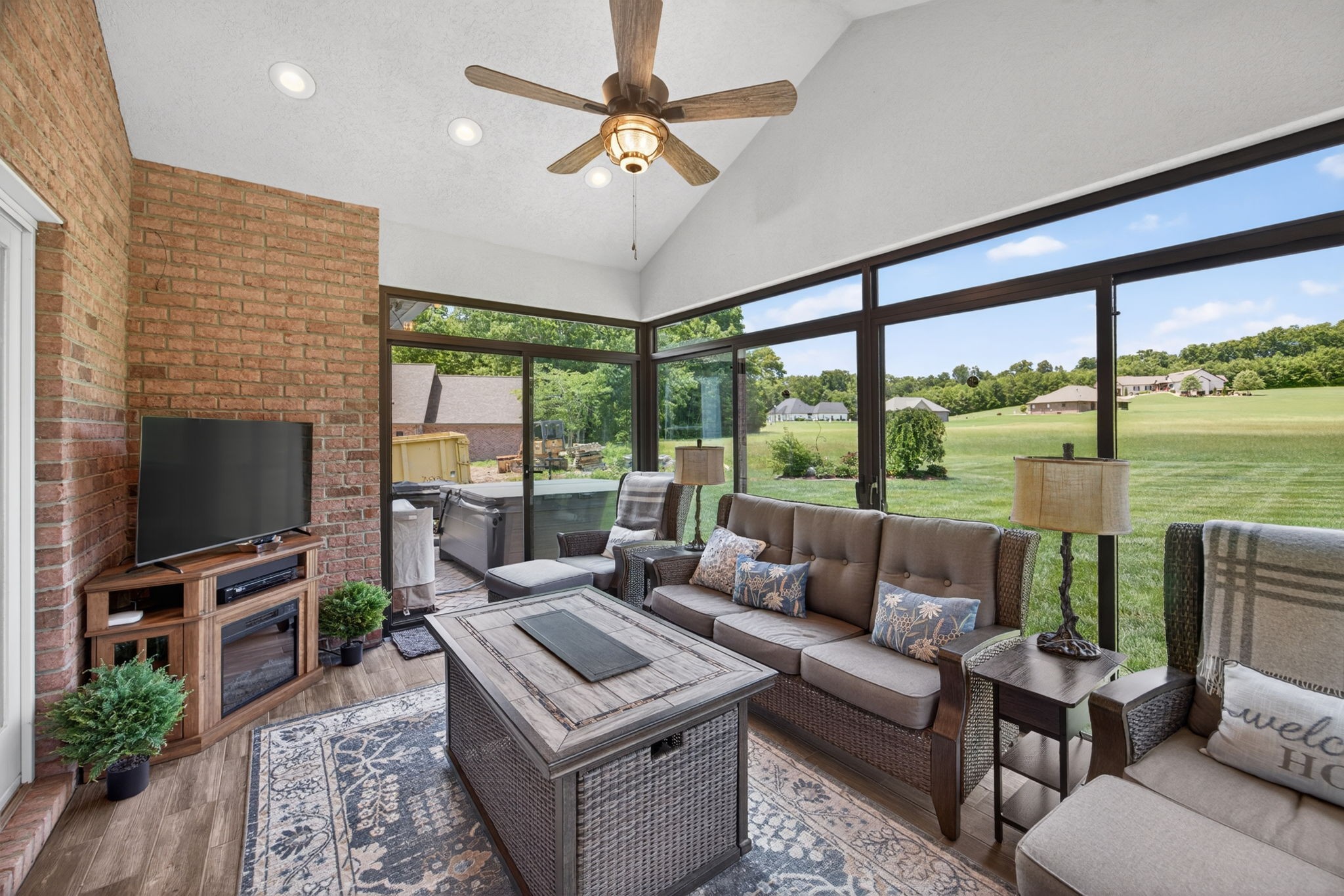 211 Tomlon Rd