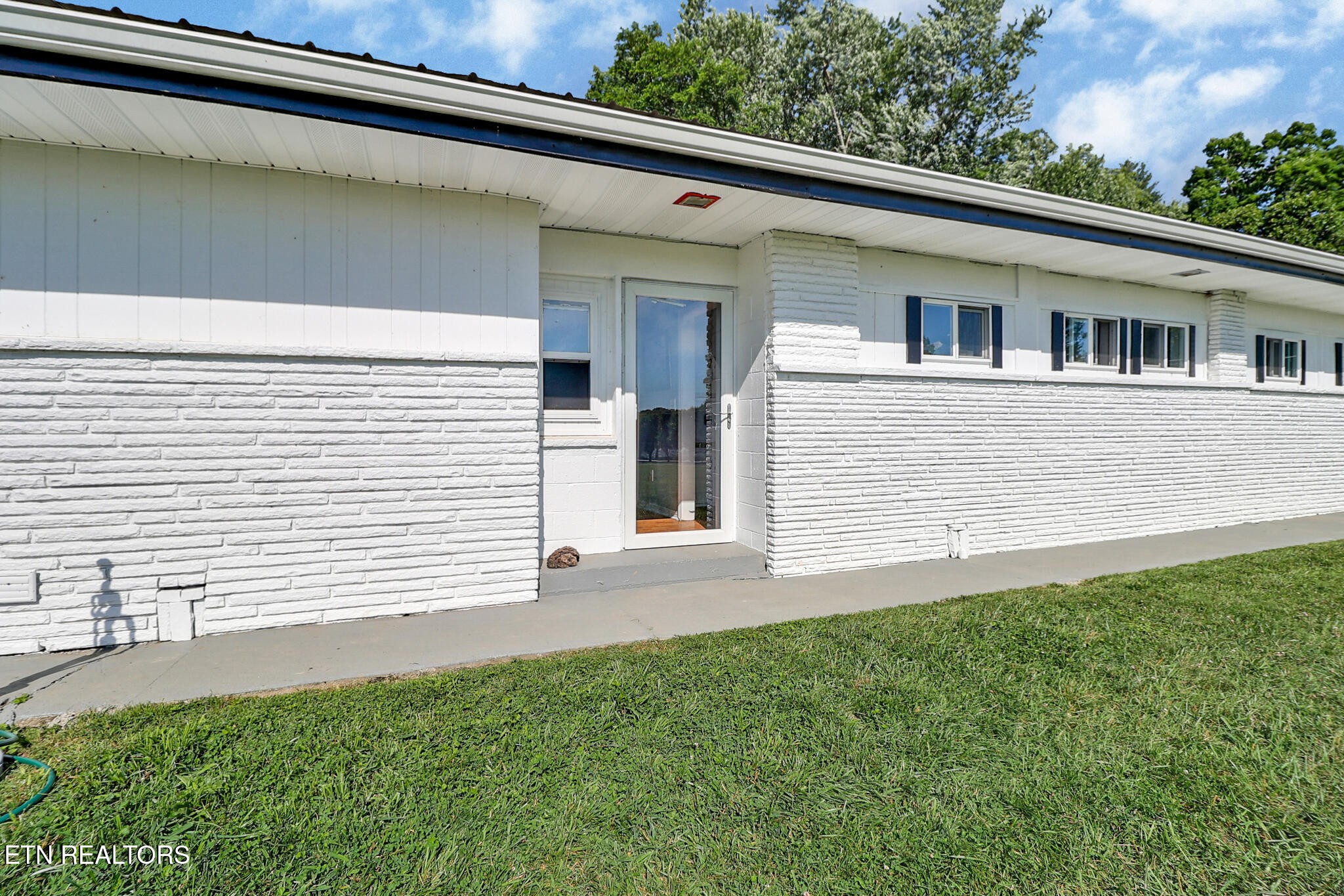 1104 Allardt Hwy