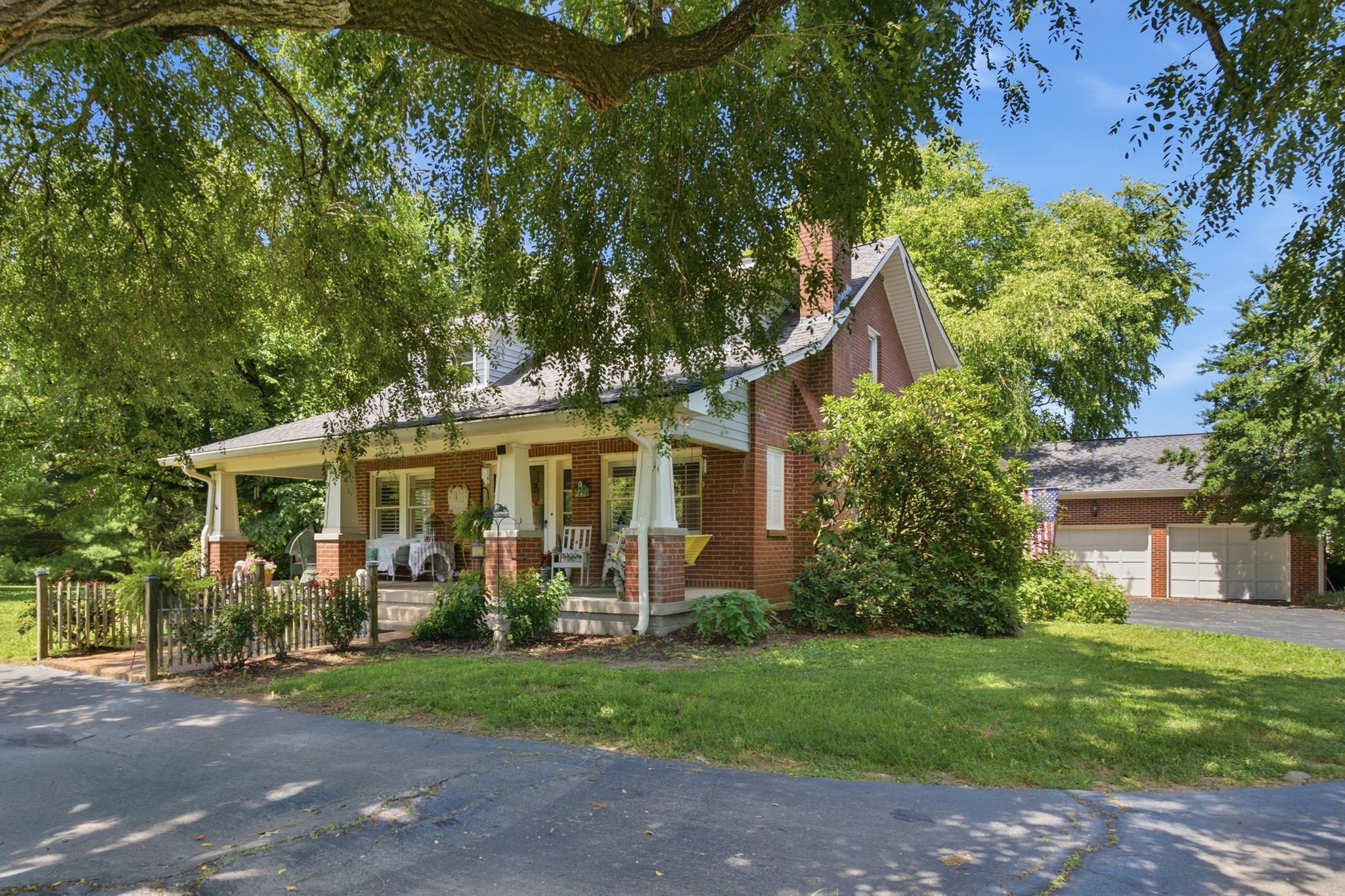 445 Carters Creek Pike