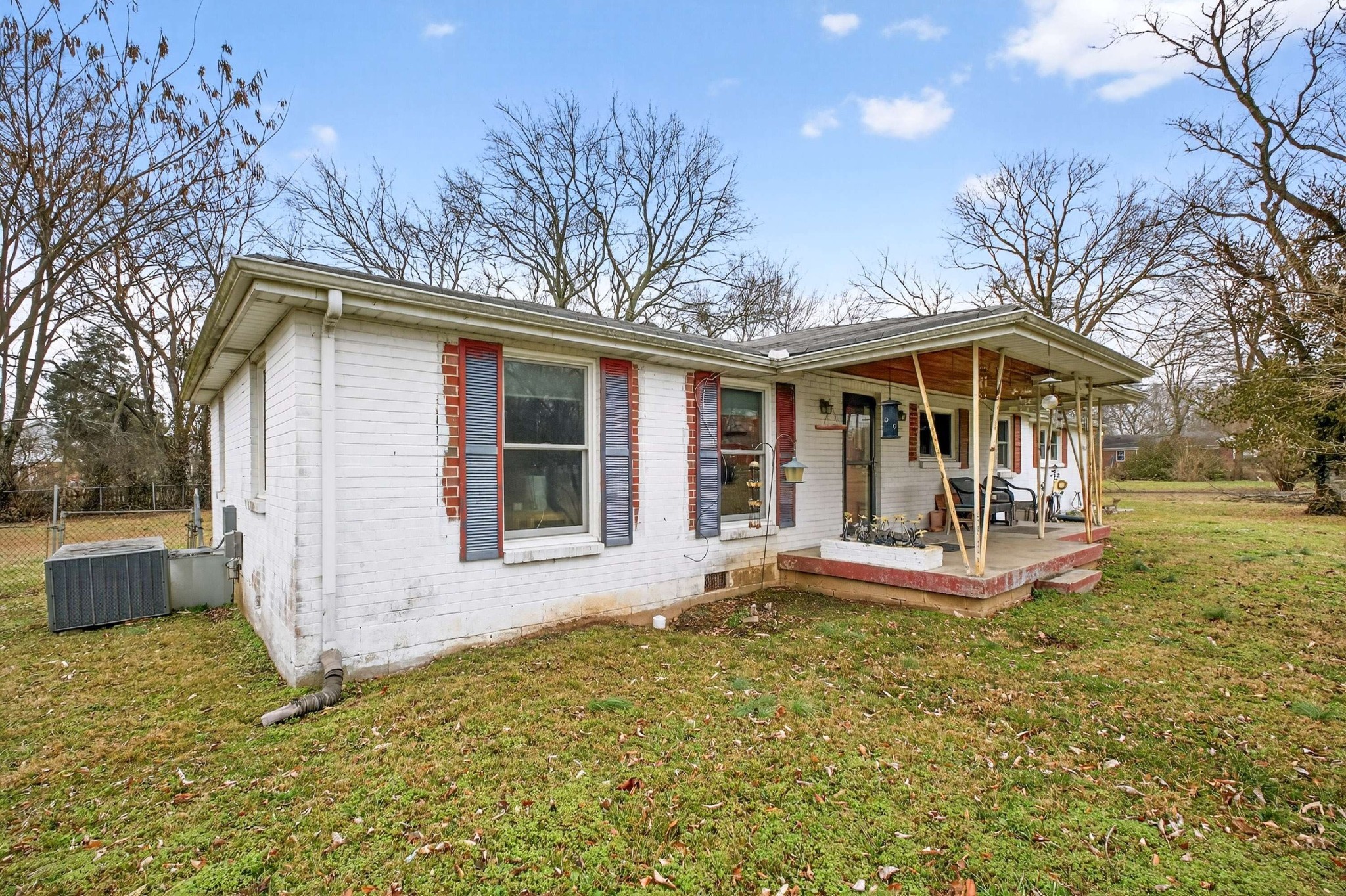 215 Ewing Dr