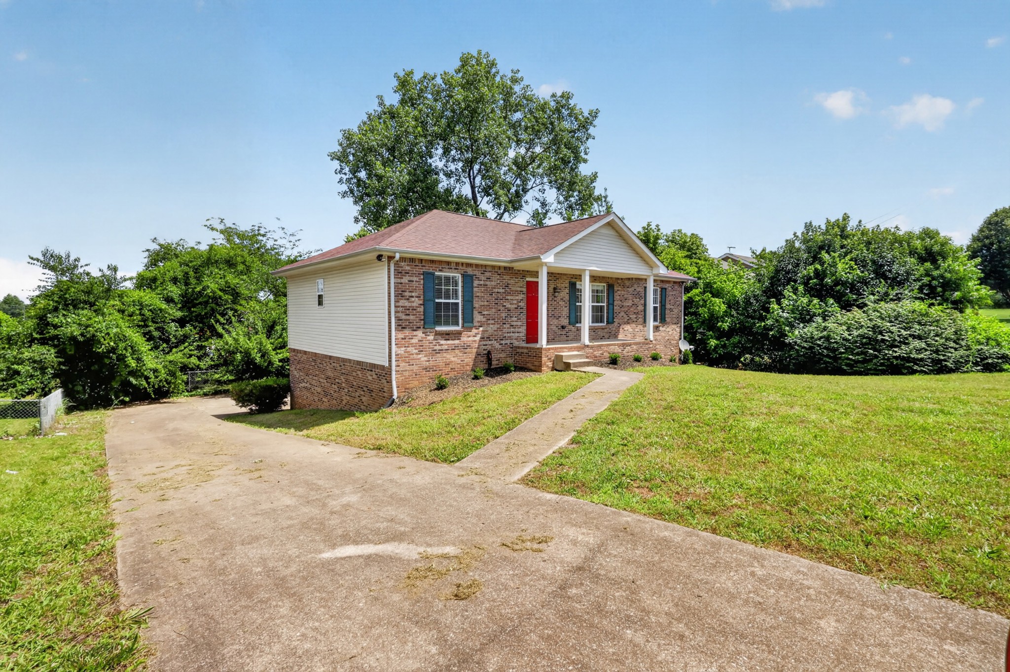 1009 Monica Dr