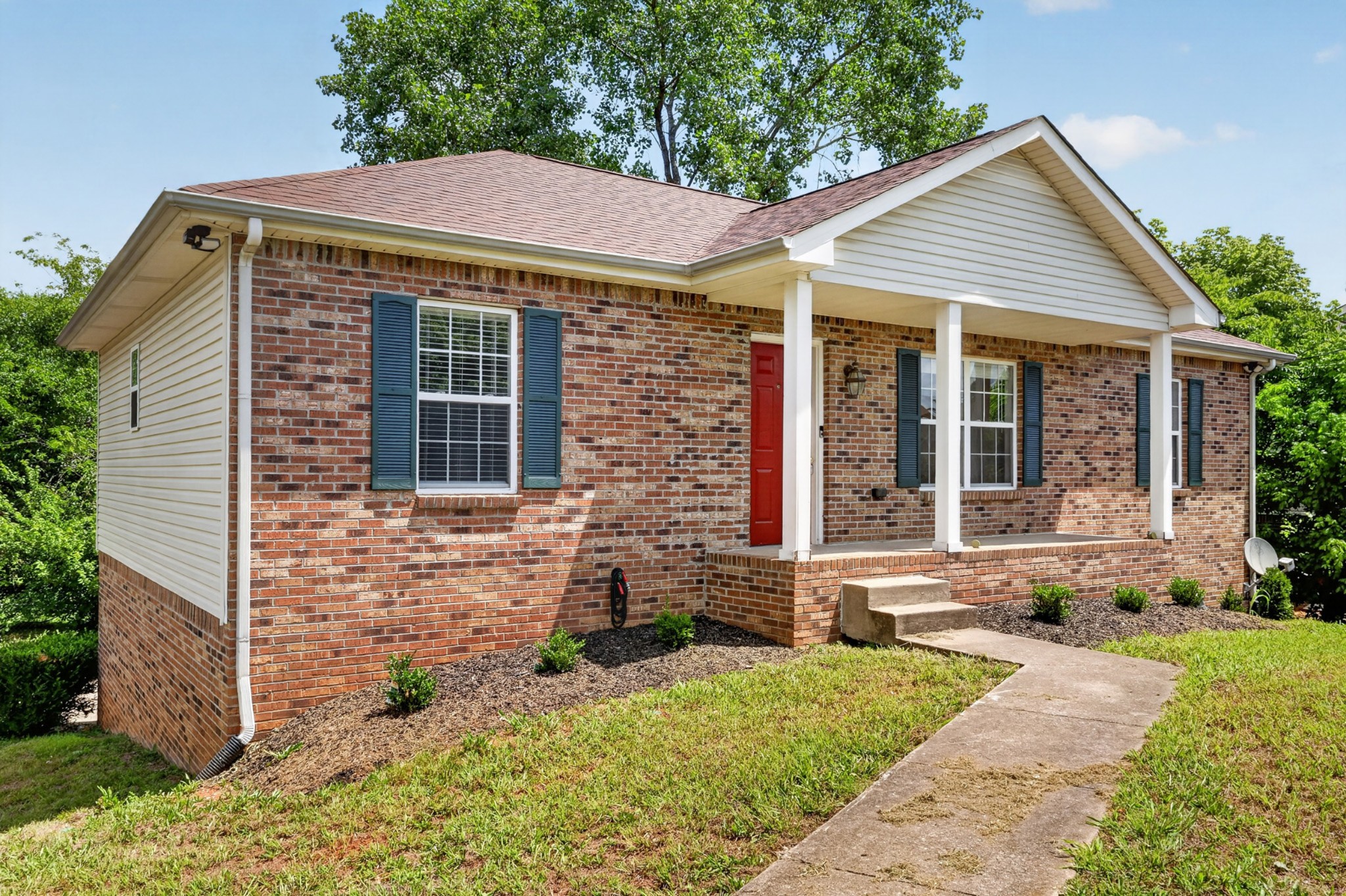 1009 Monica Dr