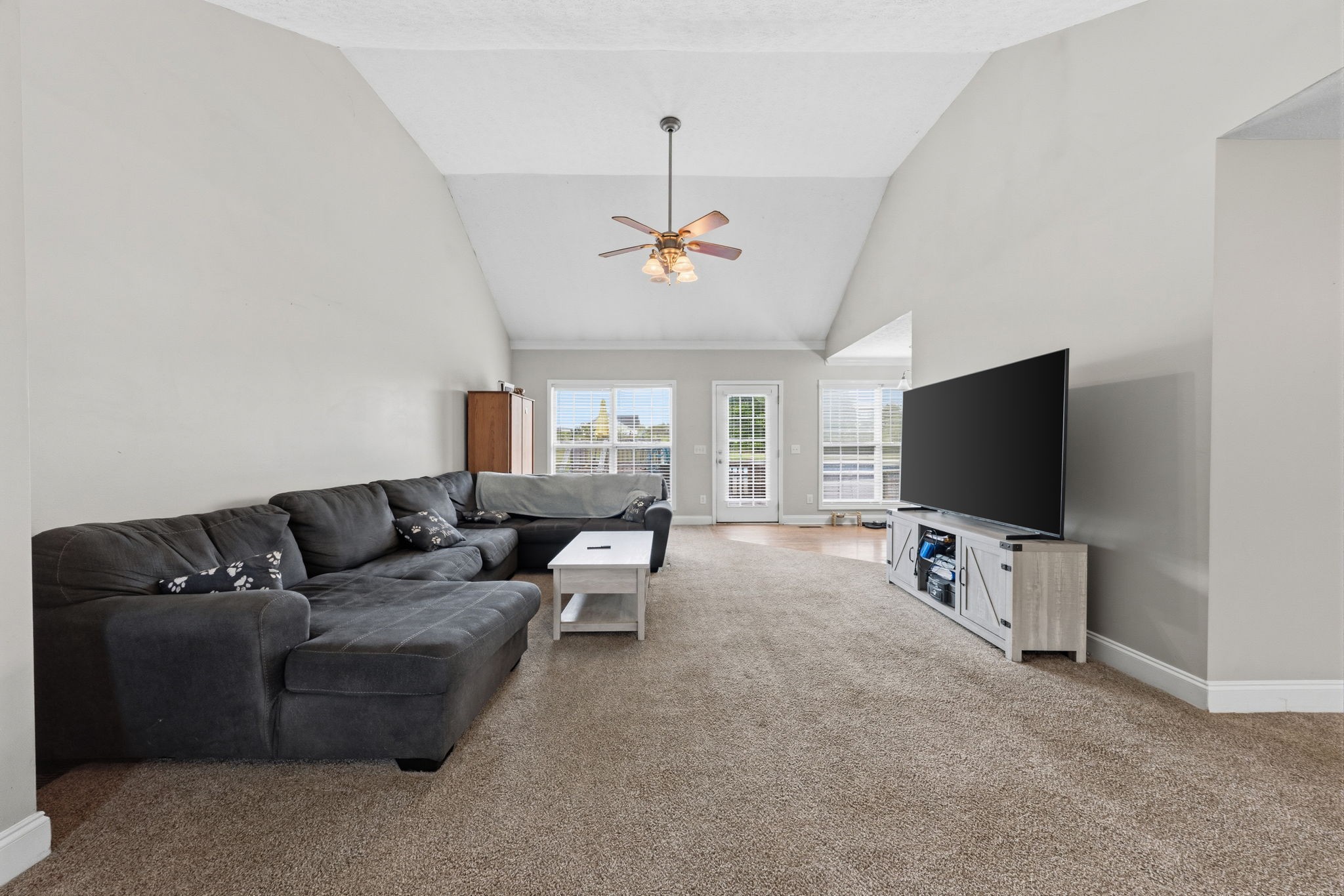734 Lear Rd