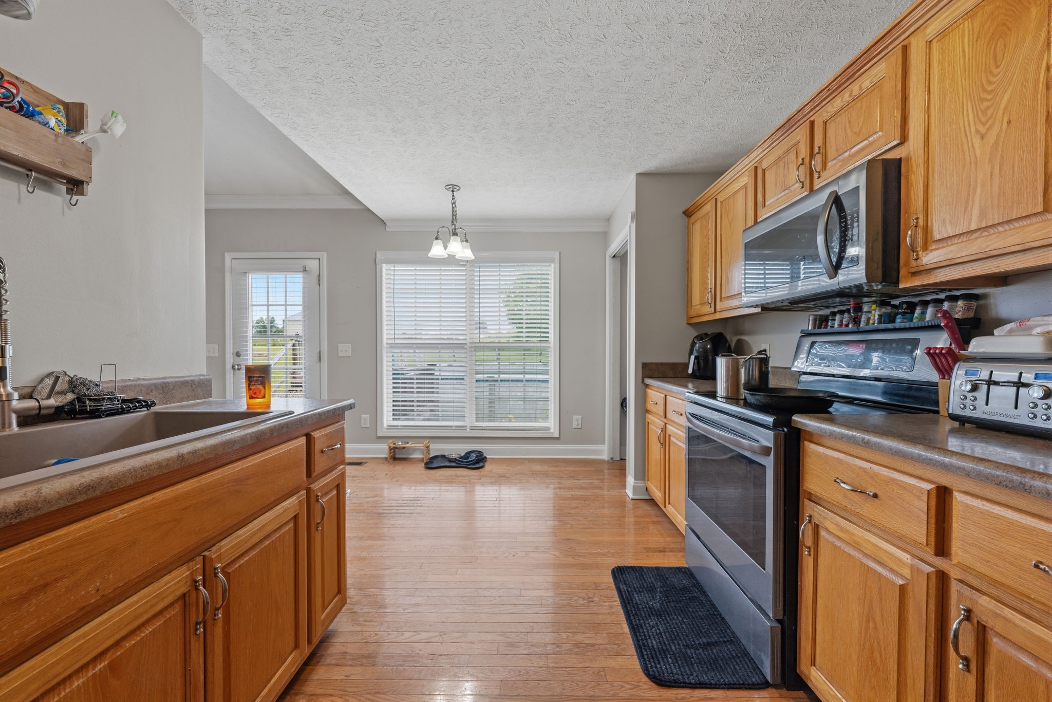 734 Lear Rd