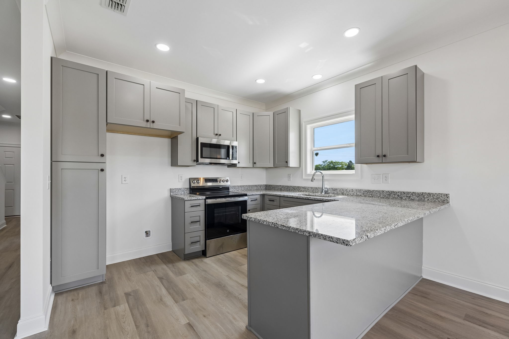 2216 Pickwick Place