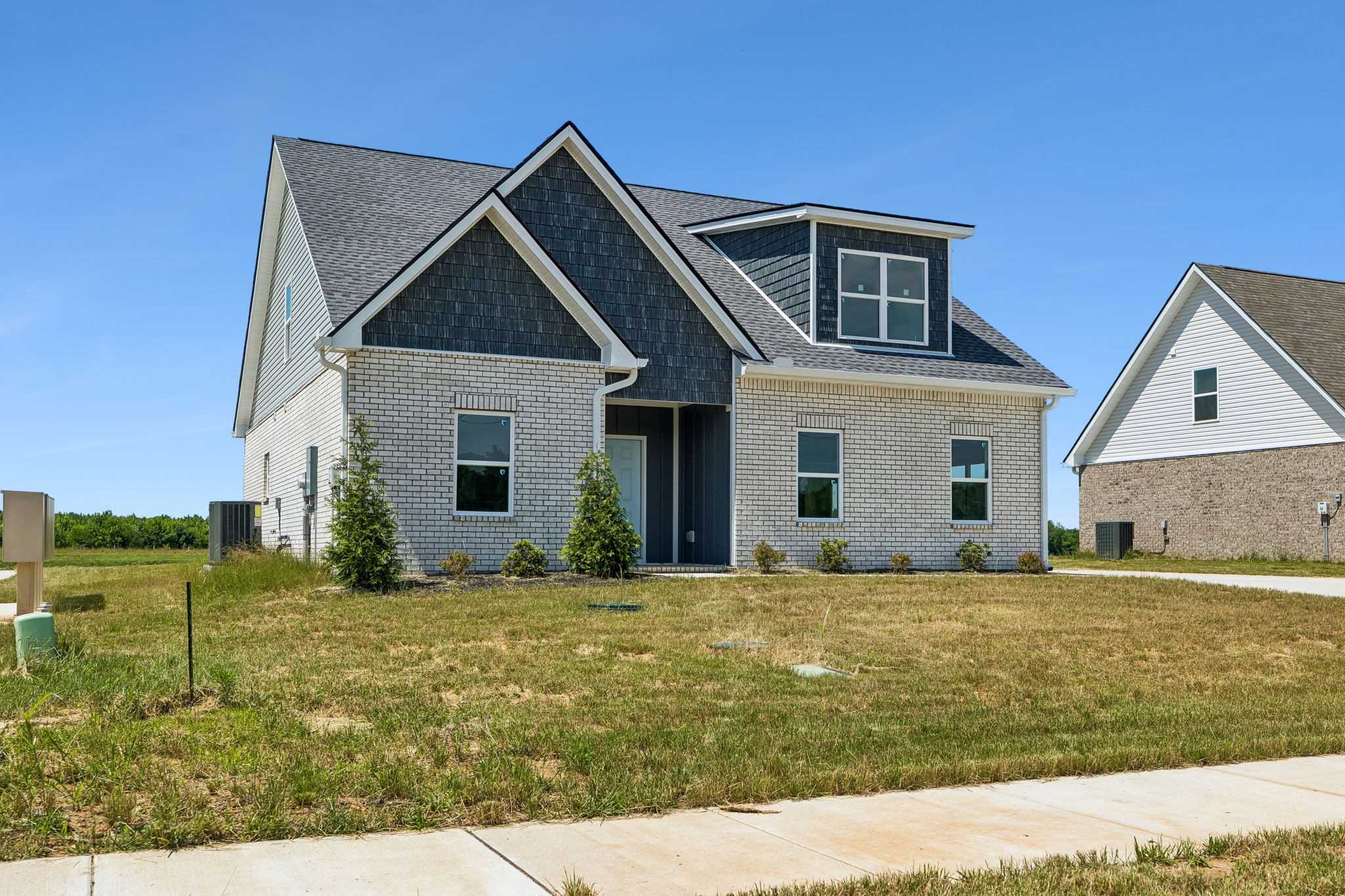 2216 Pickwick Place