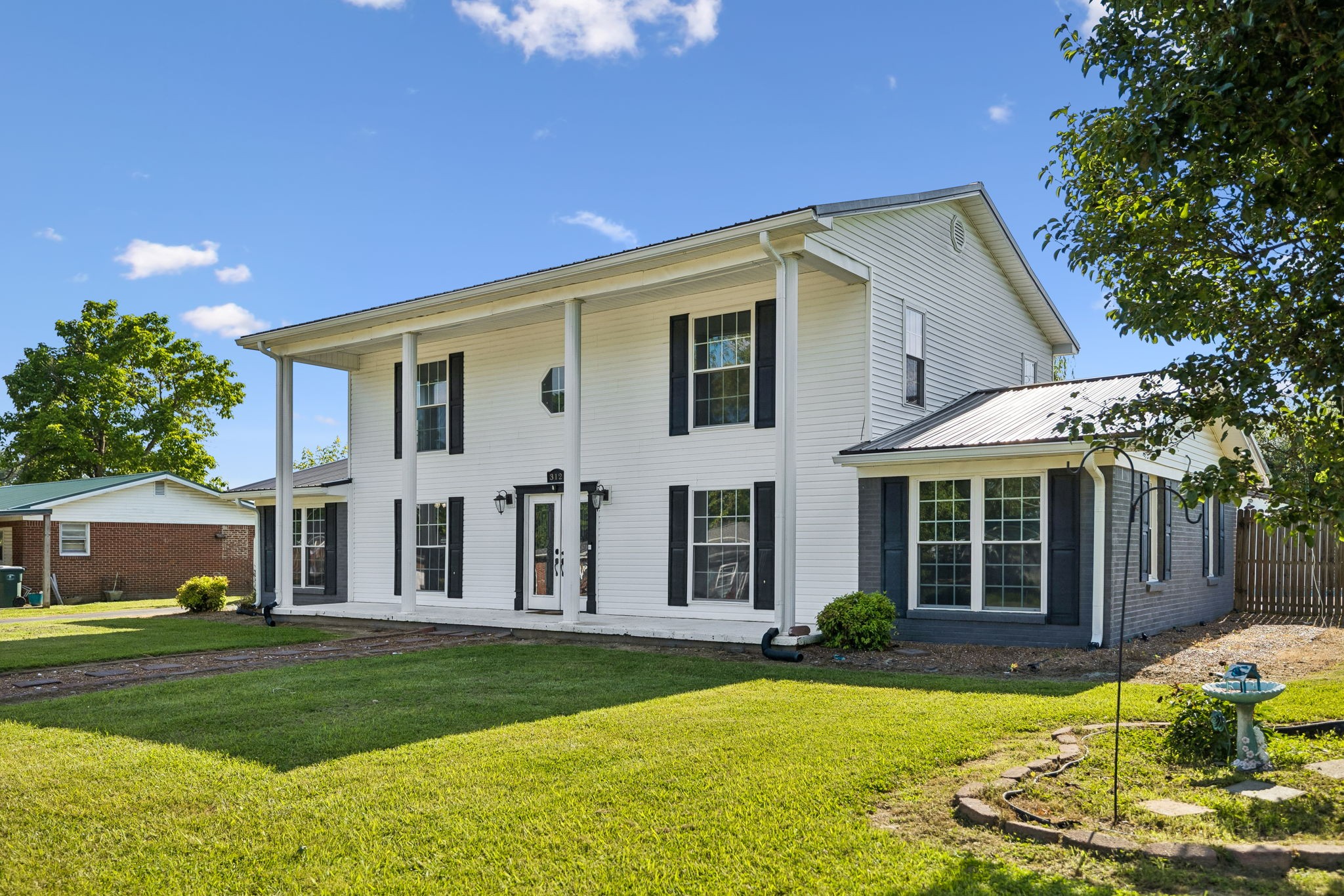 312 Hinson St