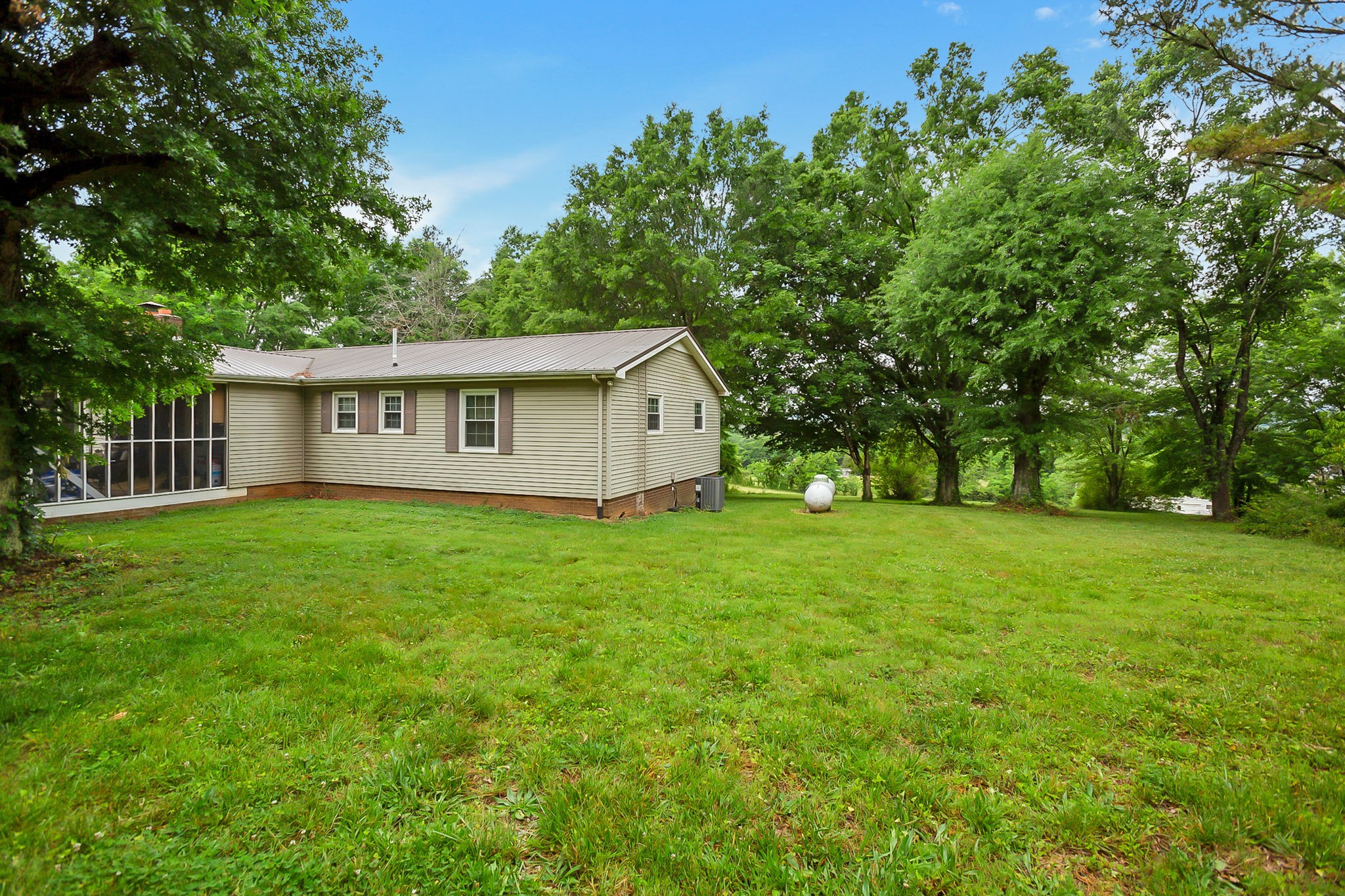 2226 Hwy 25, W