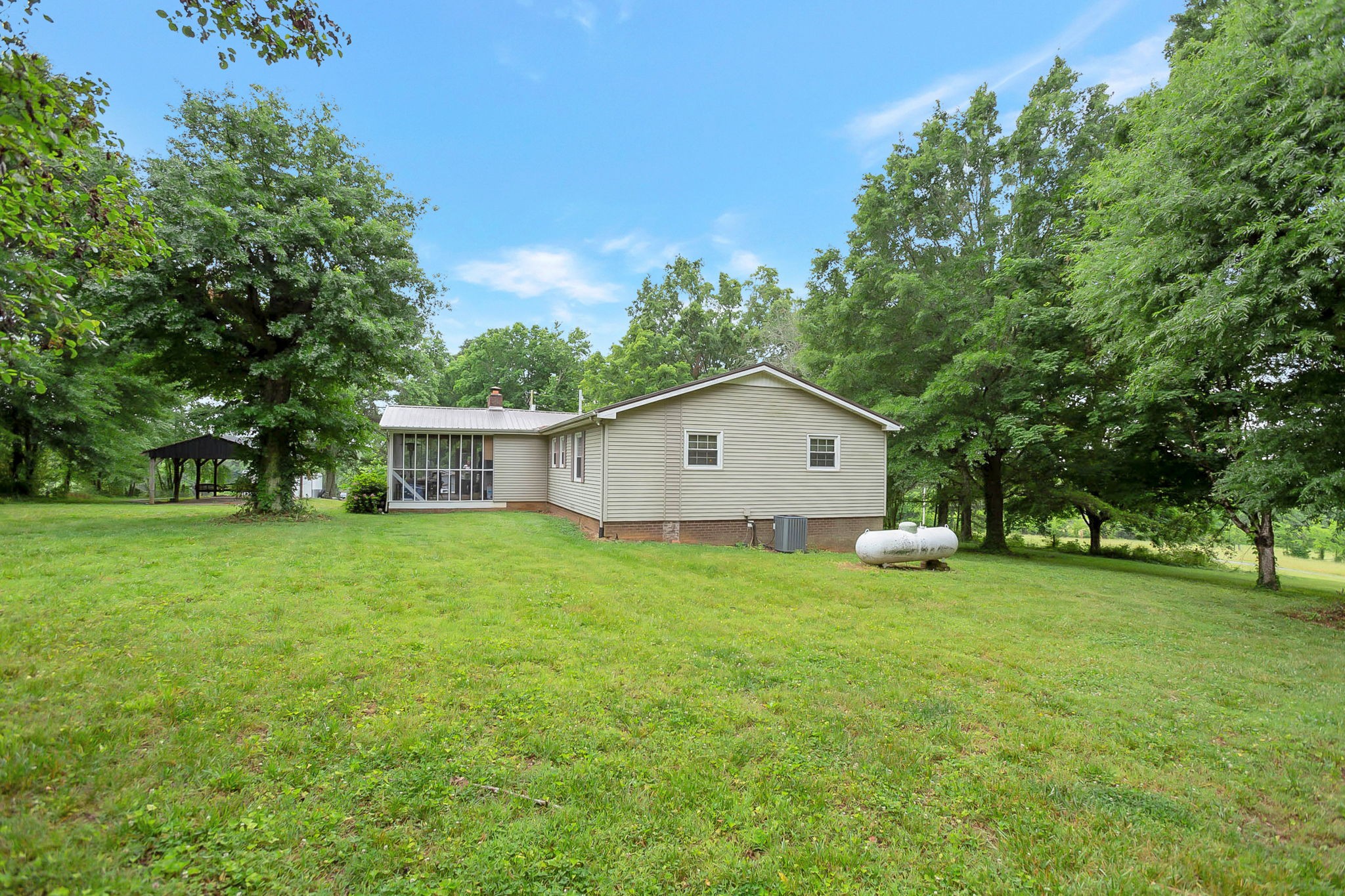 2226 Hwy 25, W