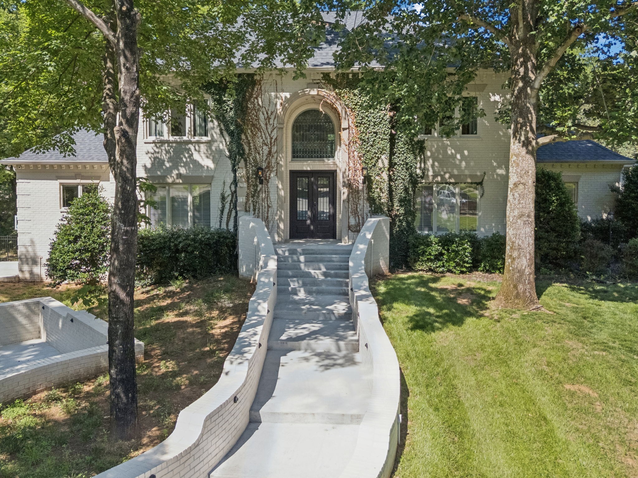 827 Maxwell Ct