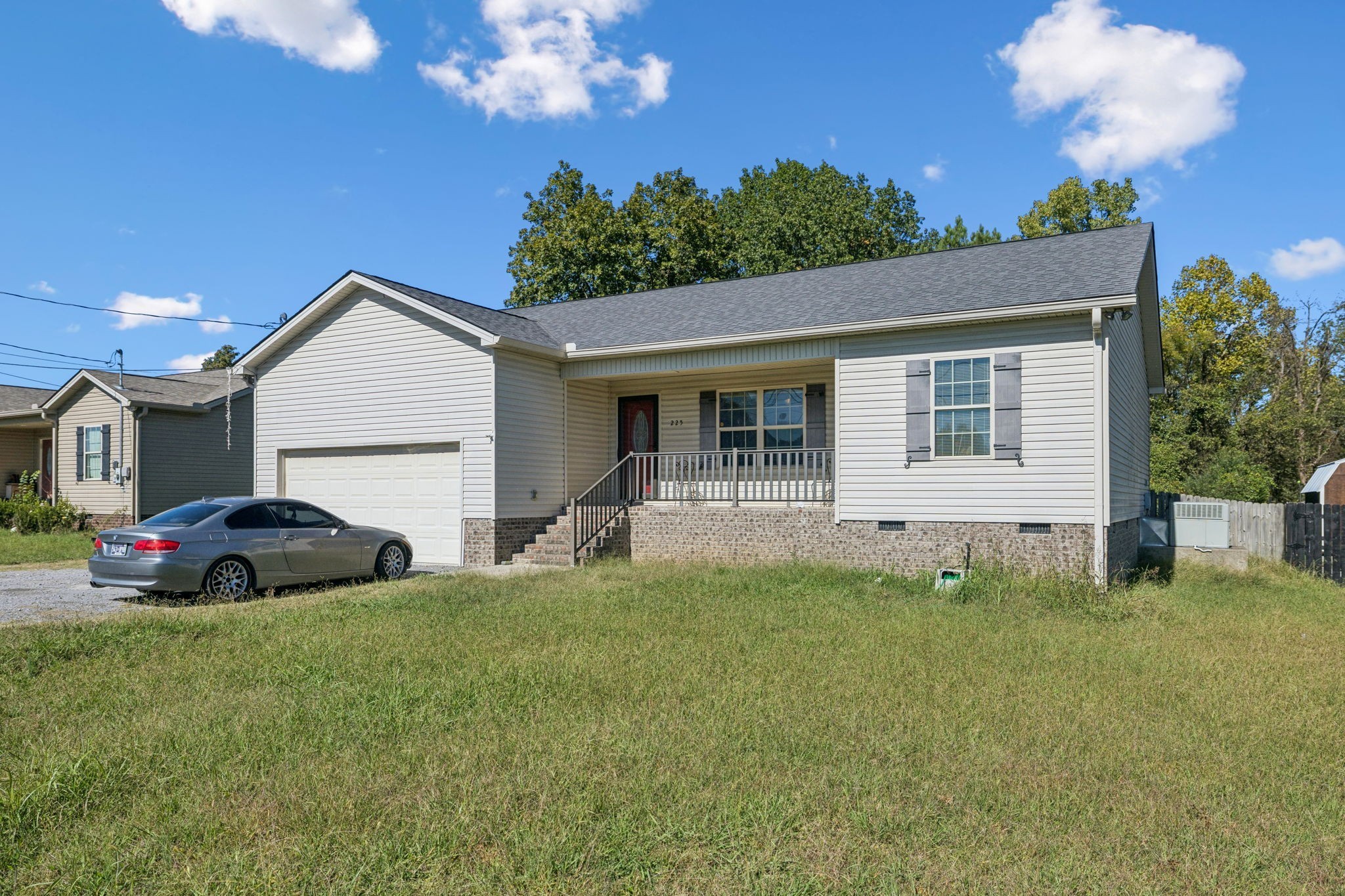 225 Eagle Blvd