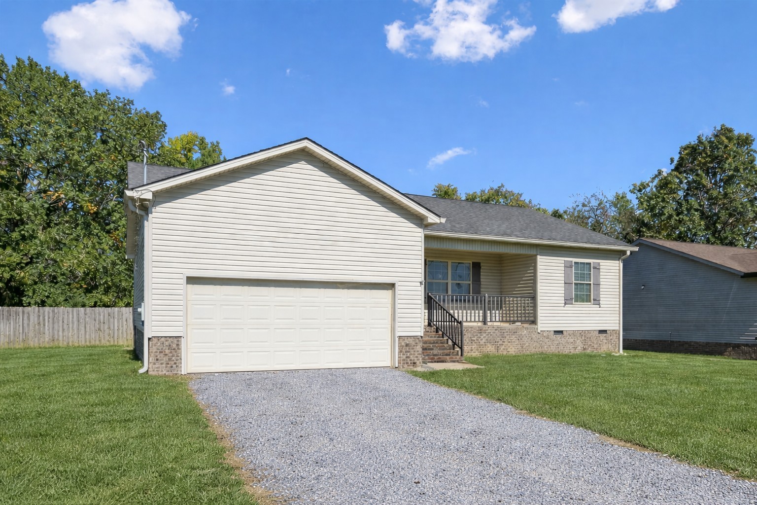 225 Eagle Blvd