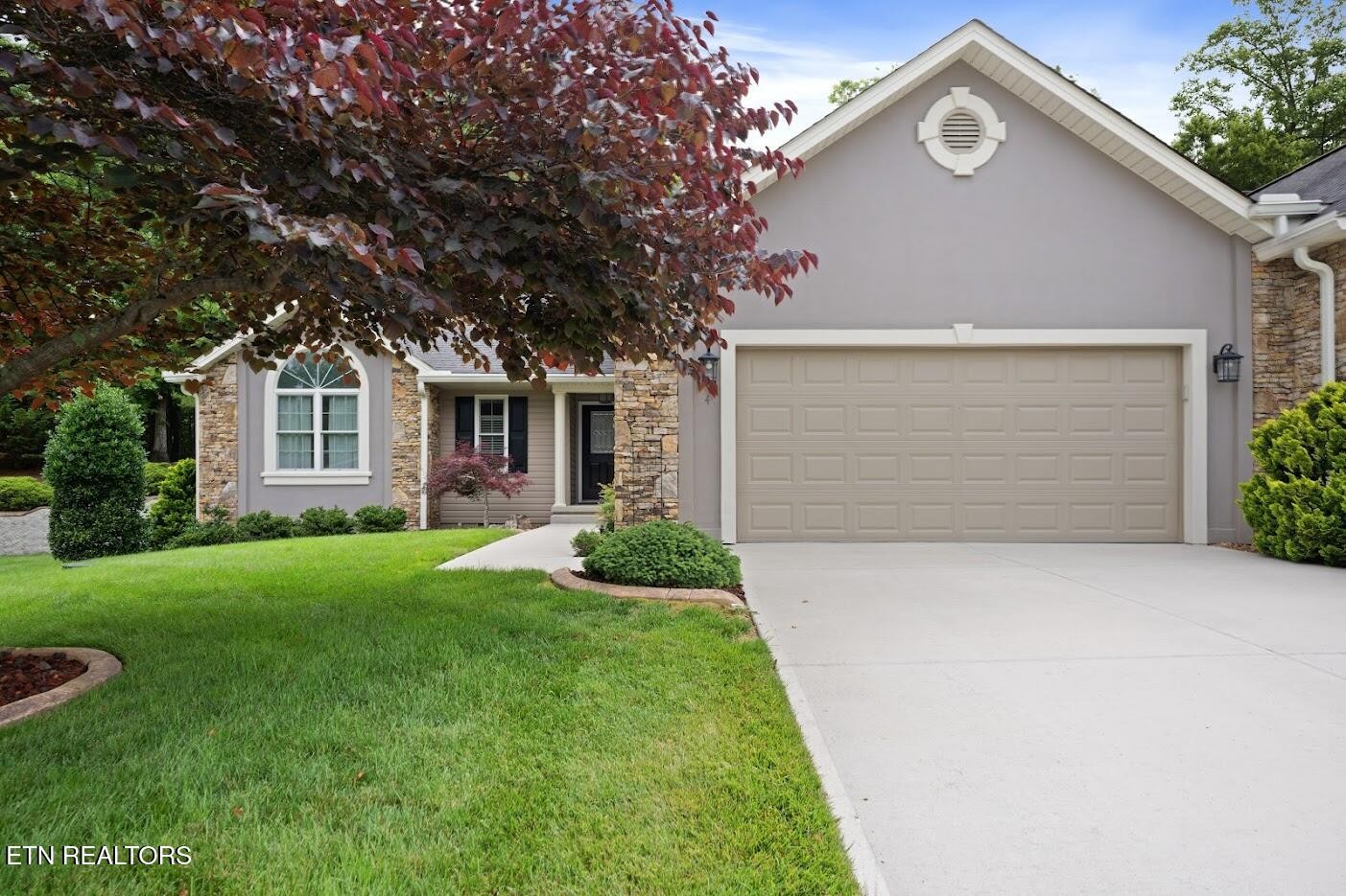 14 Heatherhurst Court