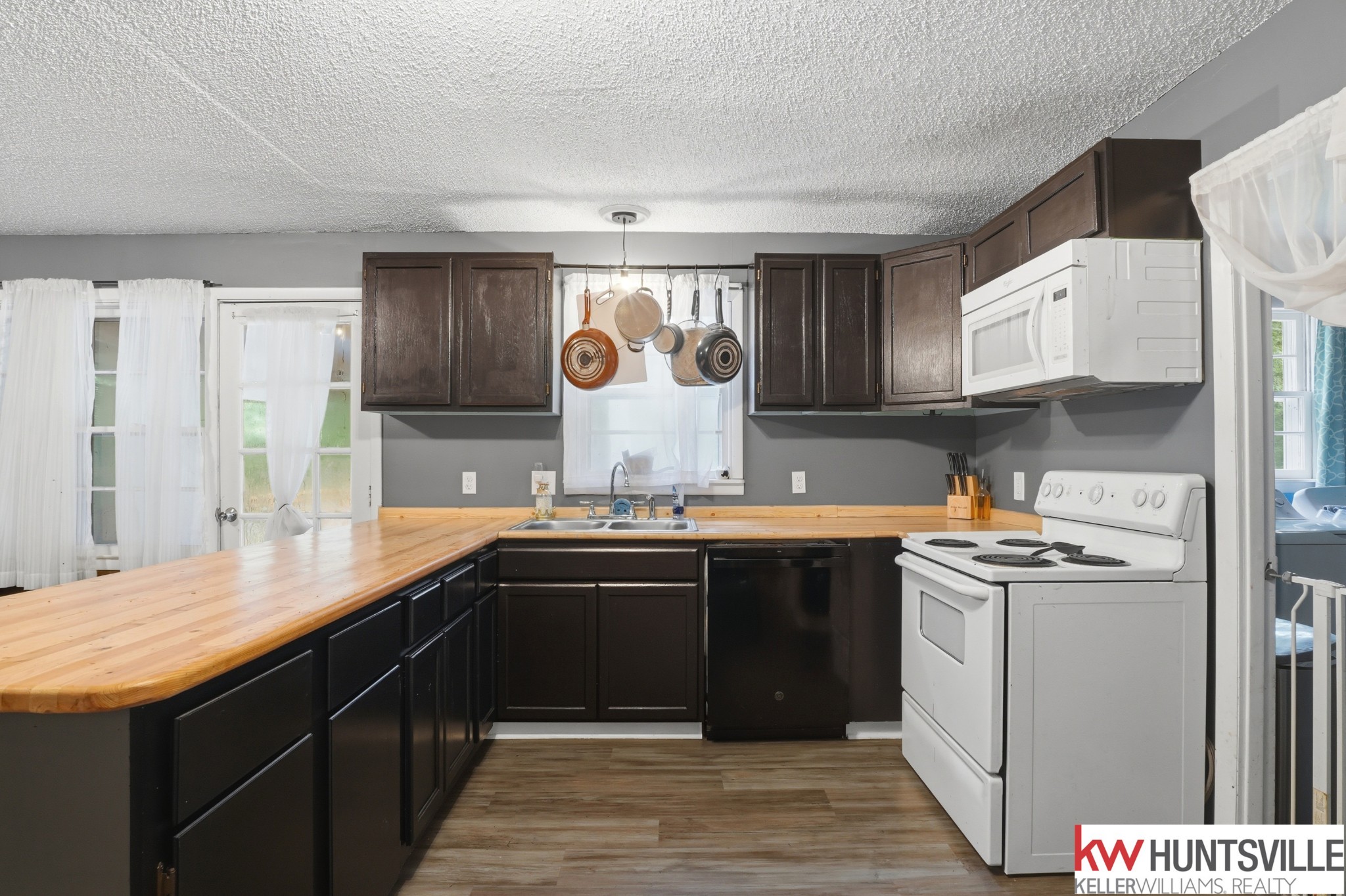 39 Eastwood Dr