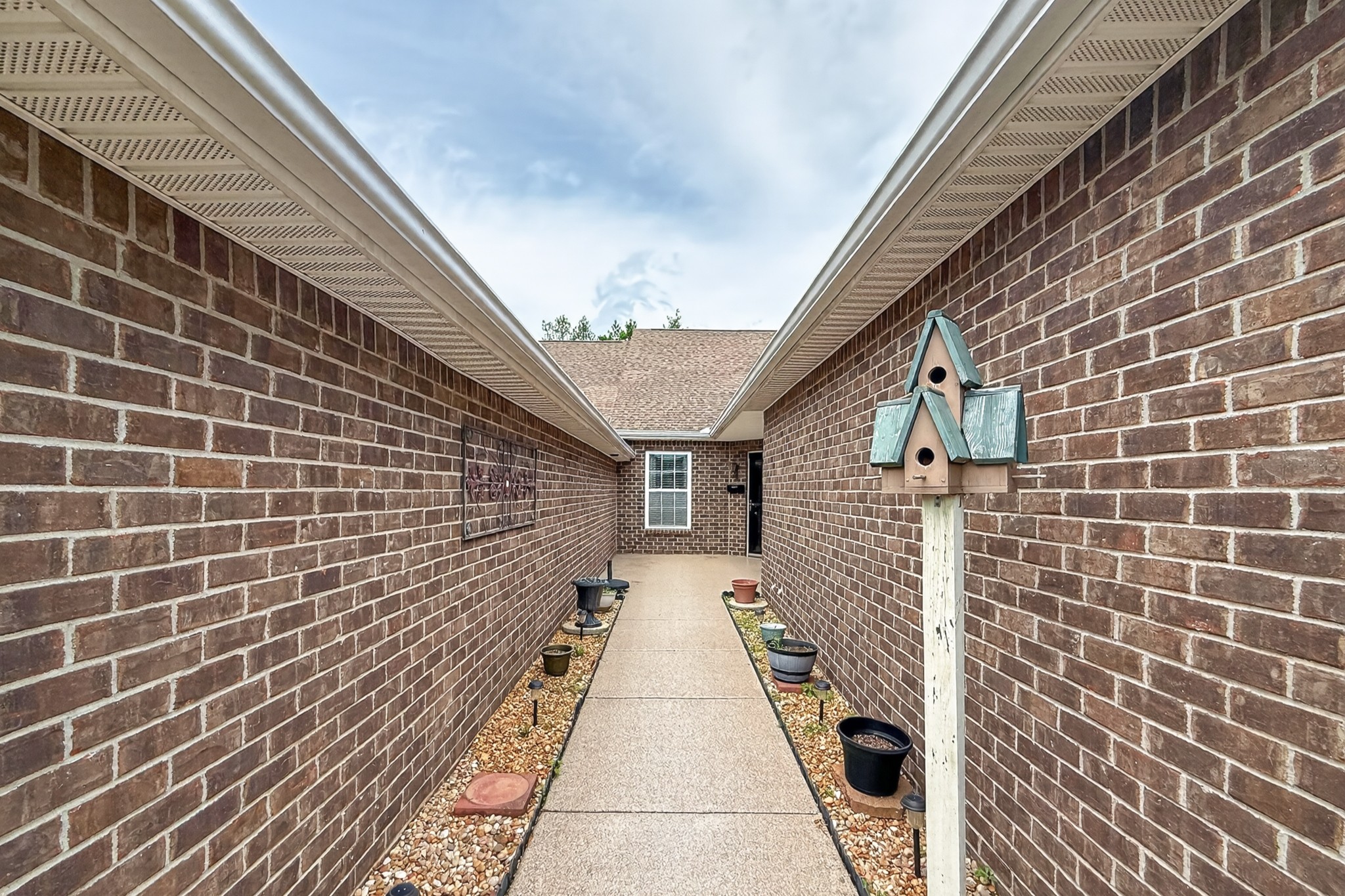 161 Plymouth Dr