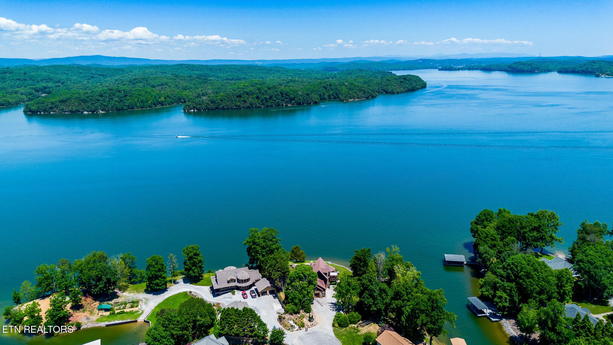114 Chickasaw Point
