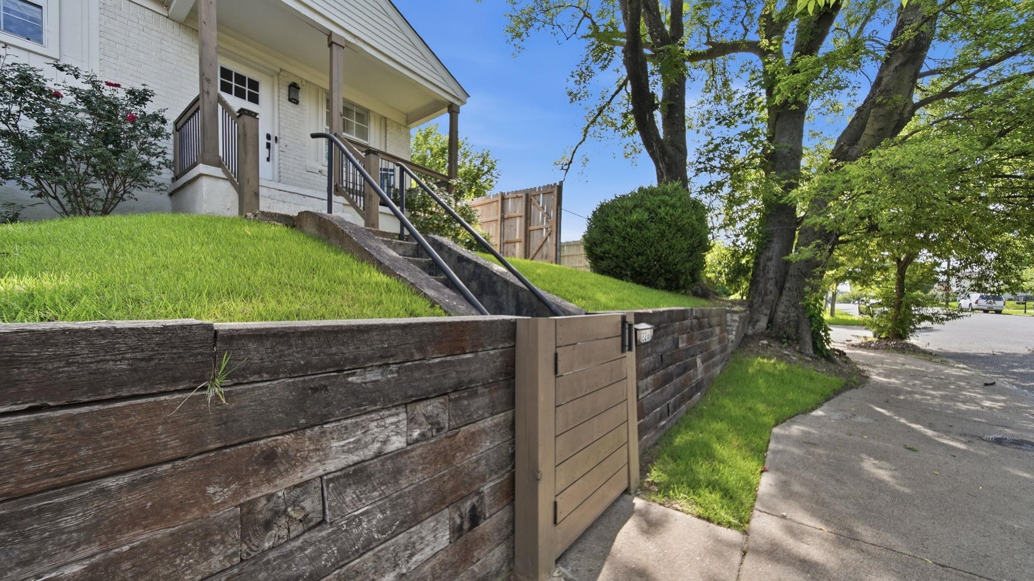 226 GREENLAW AVE