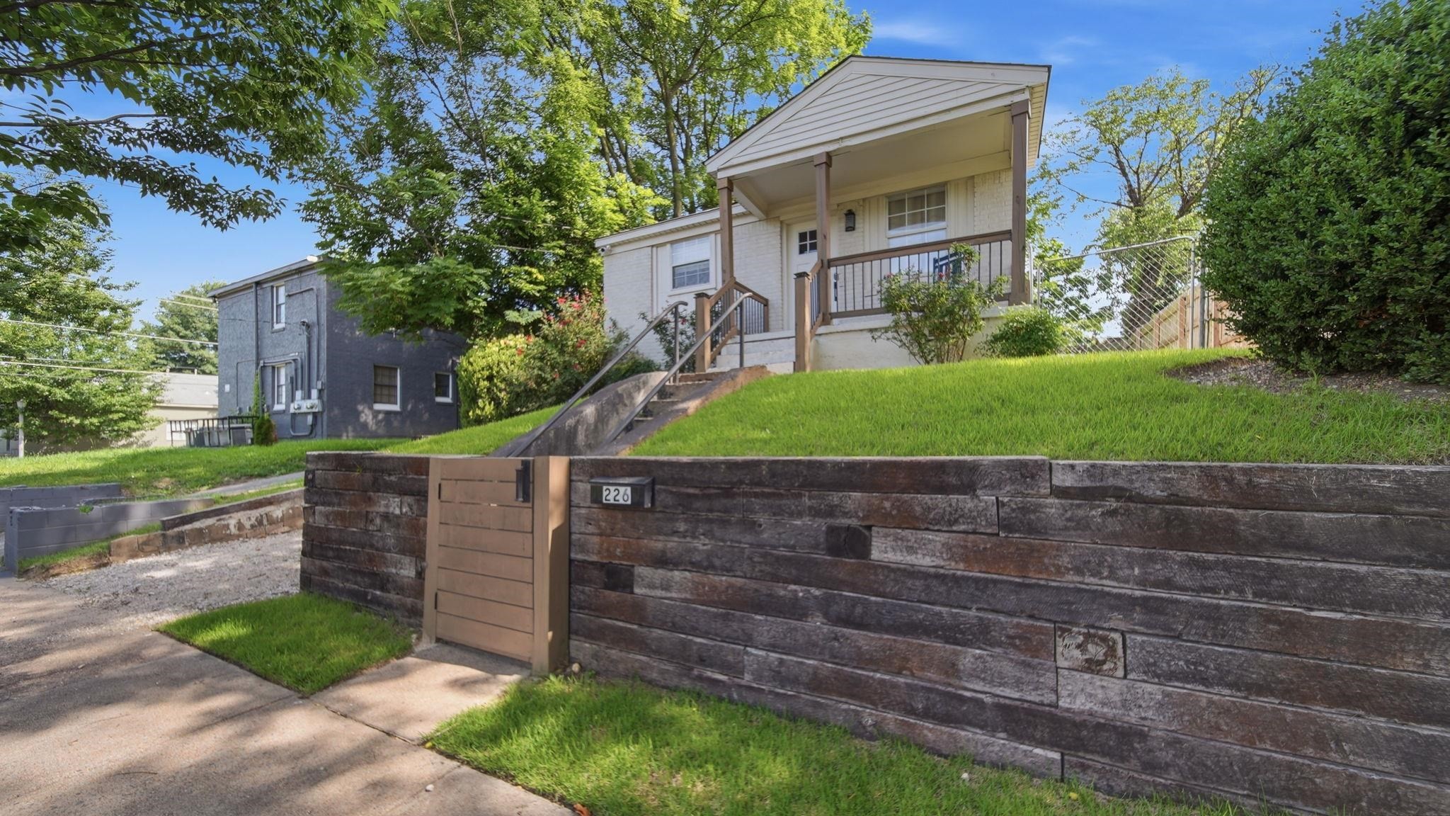 226 GREENLAW AVE