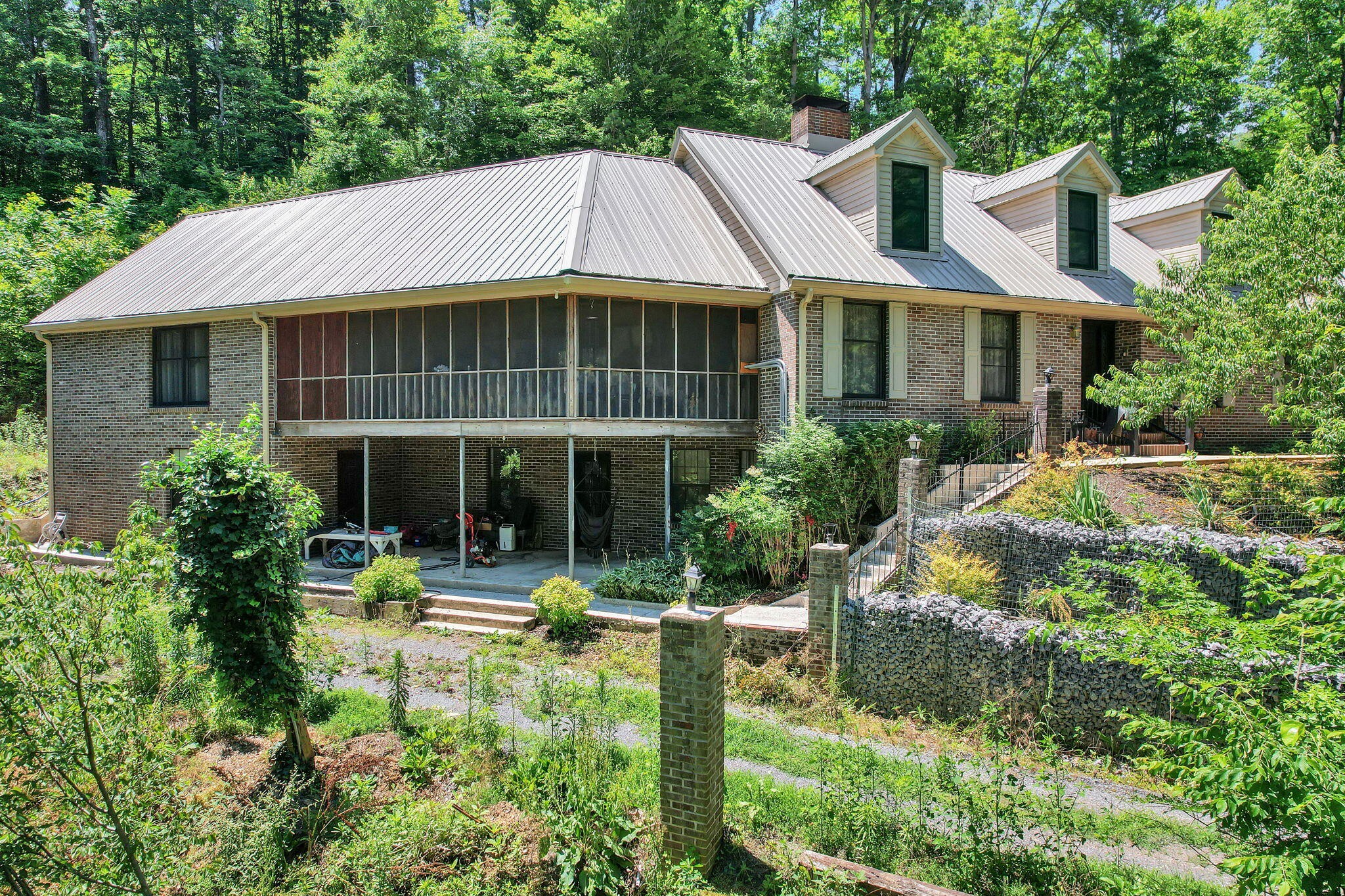220 Brian Road, NW