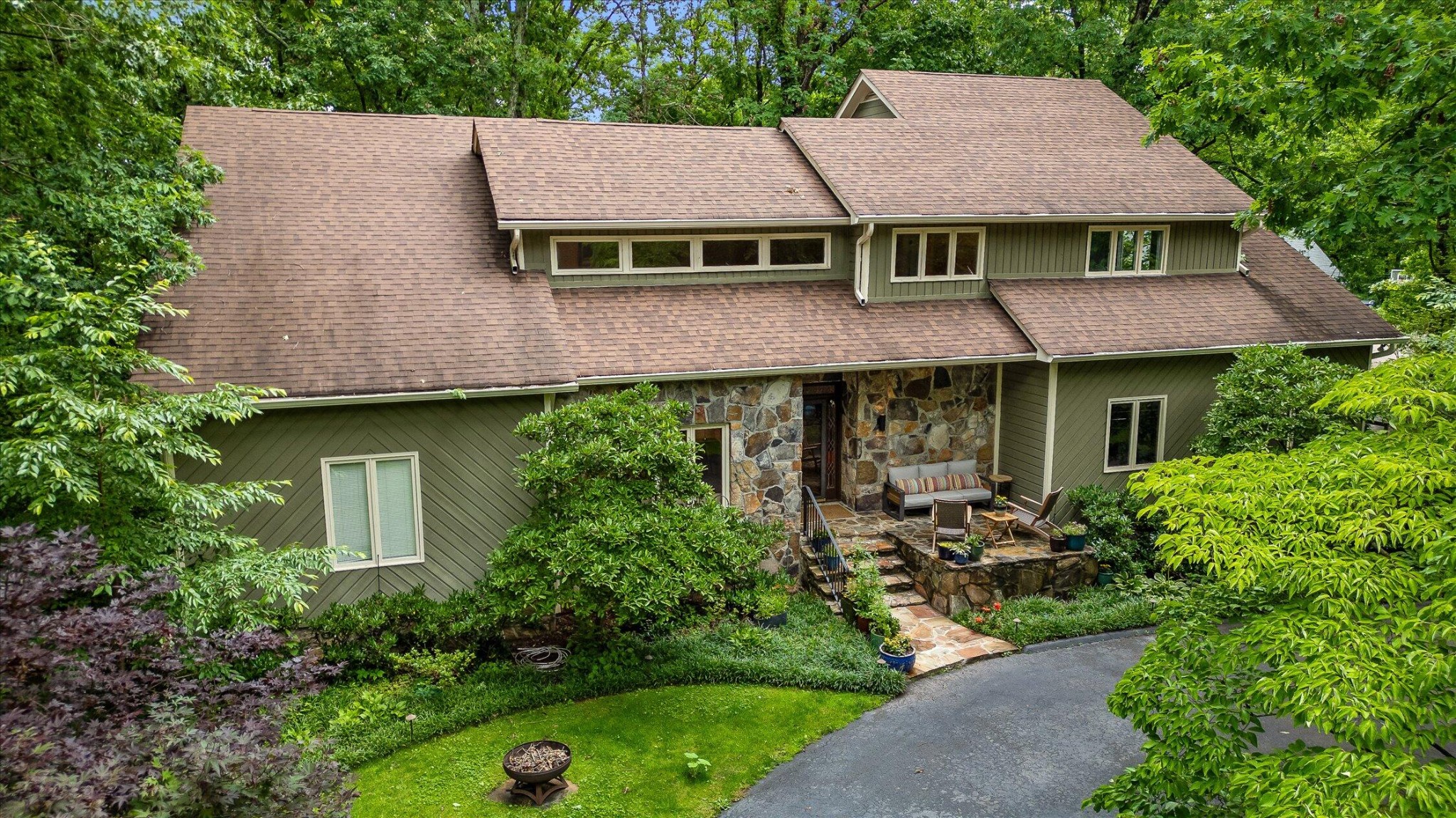 10 Pebble Lane