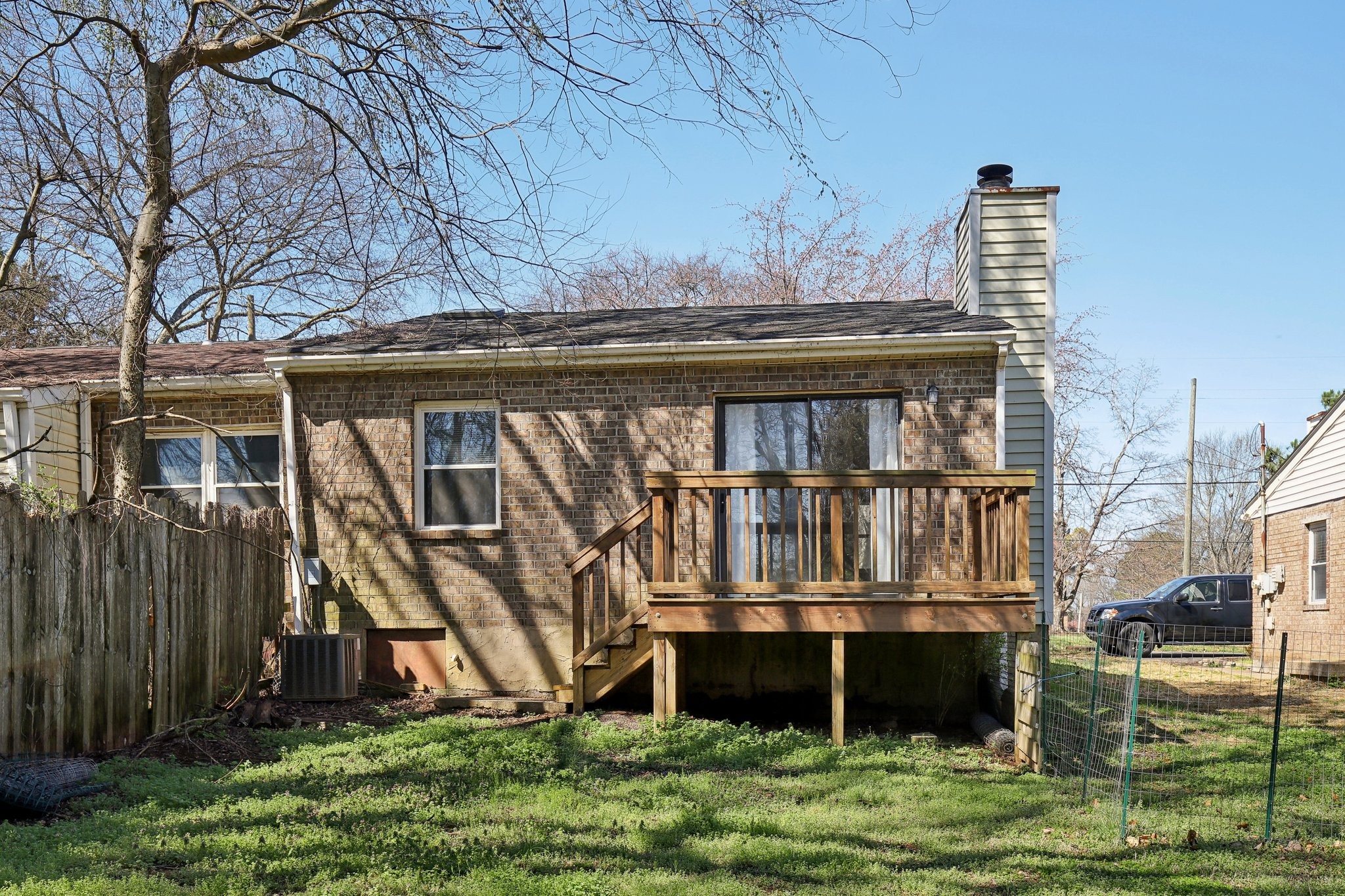 4610 Woodside Dr