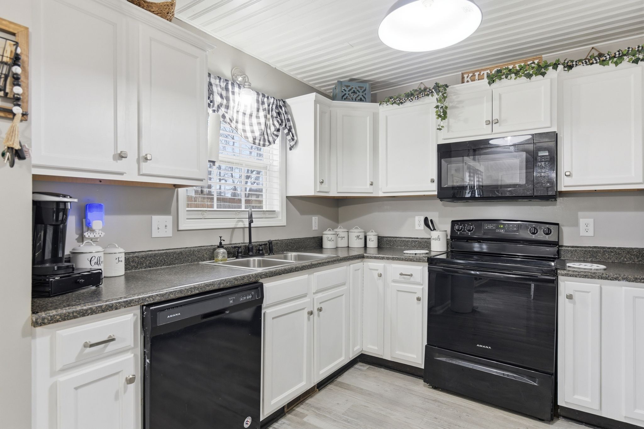 916 Excalibur Dr