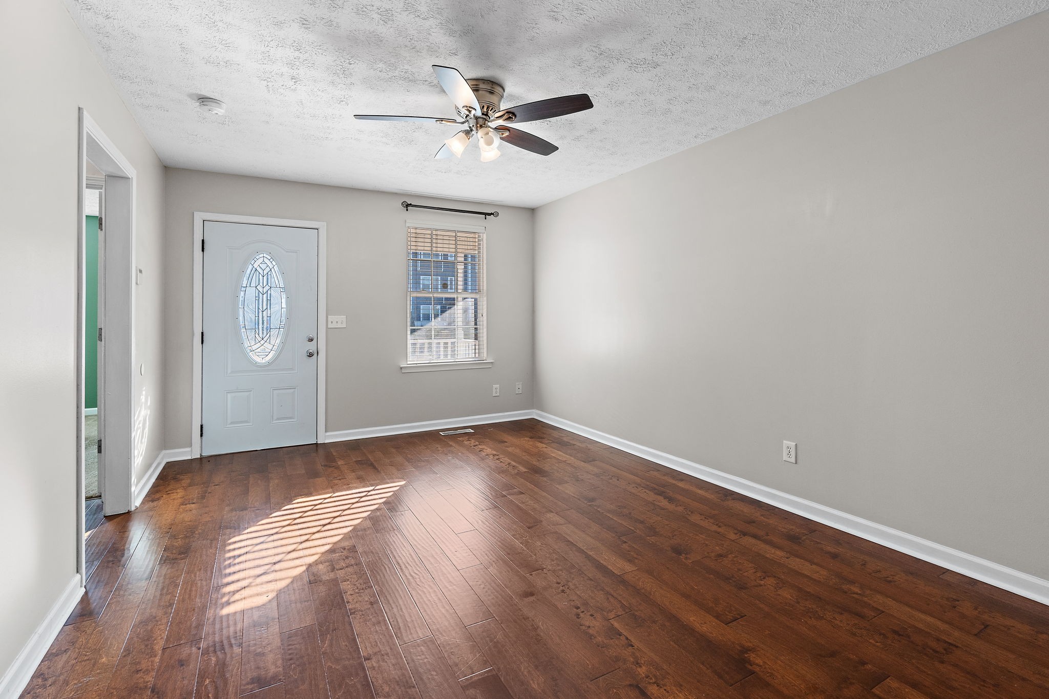 809 N DuPont Ave