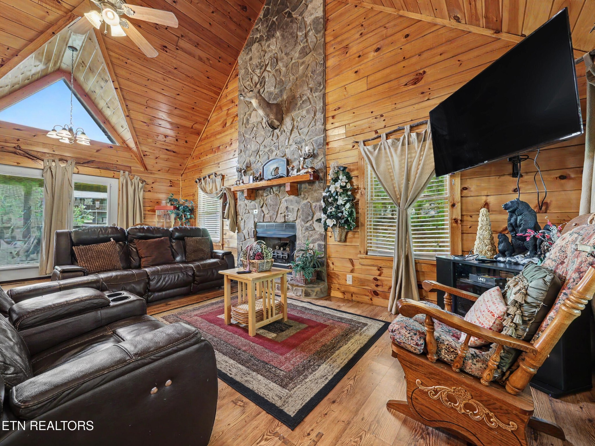1629 Little Cabin Loop