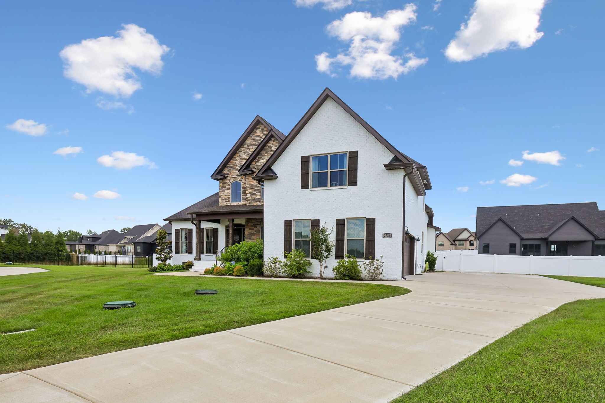 2729 Carousel Dr