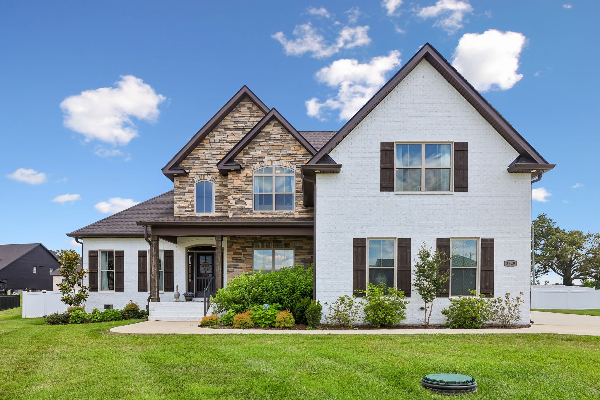 2729 Carousel Dr