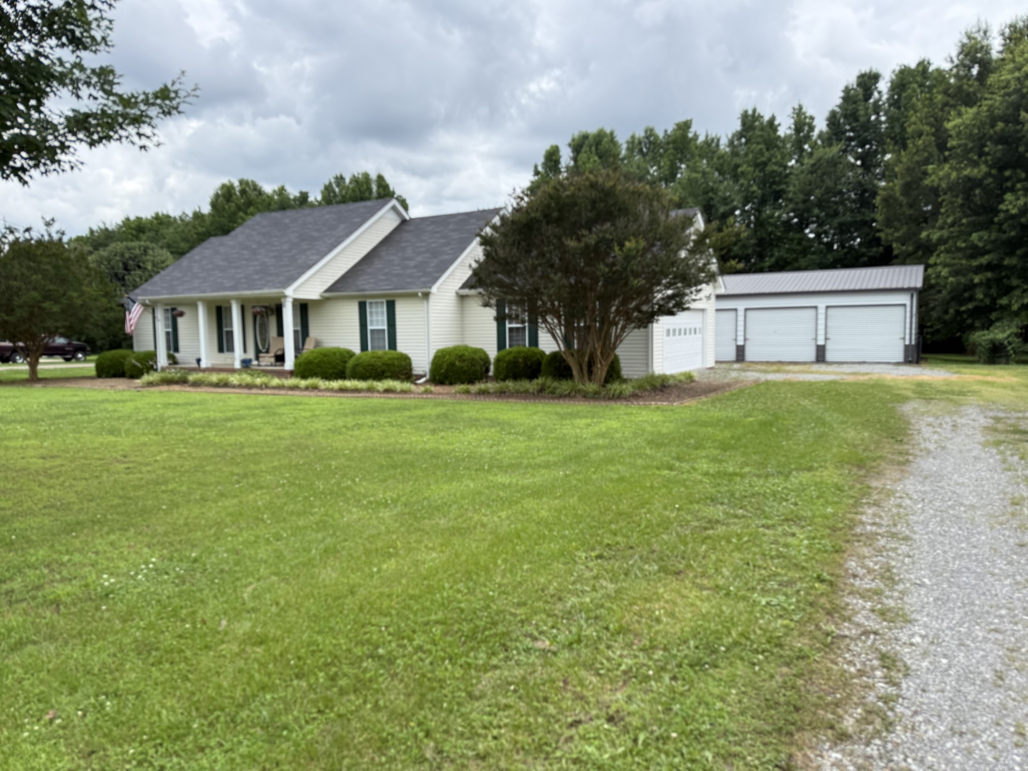 28 Long Meadow Dr