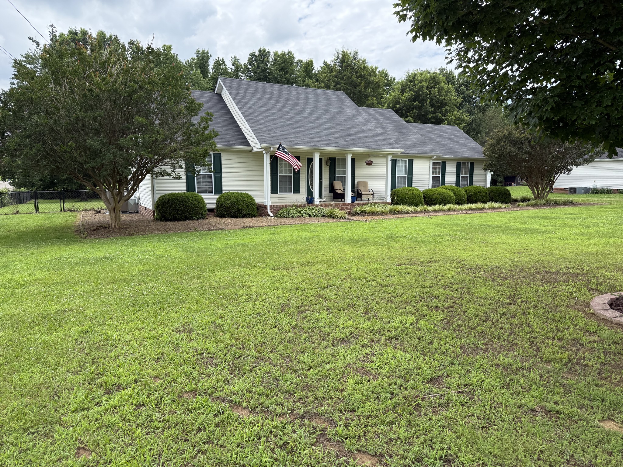 28 Long Meadow Dr