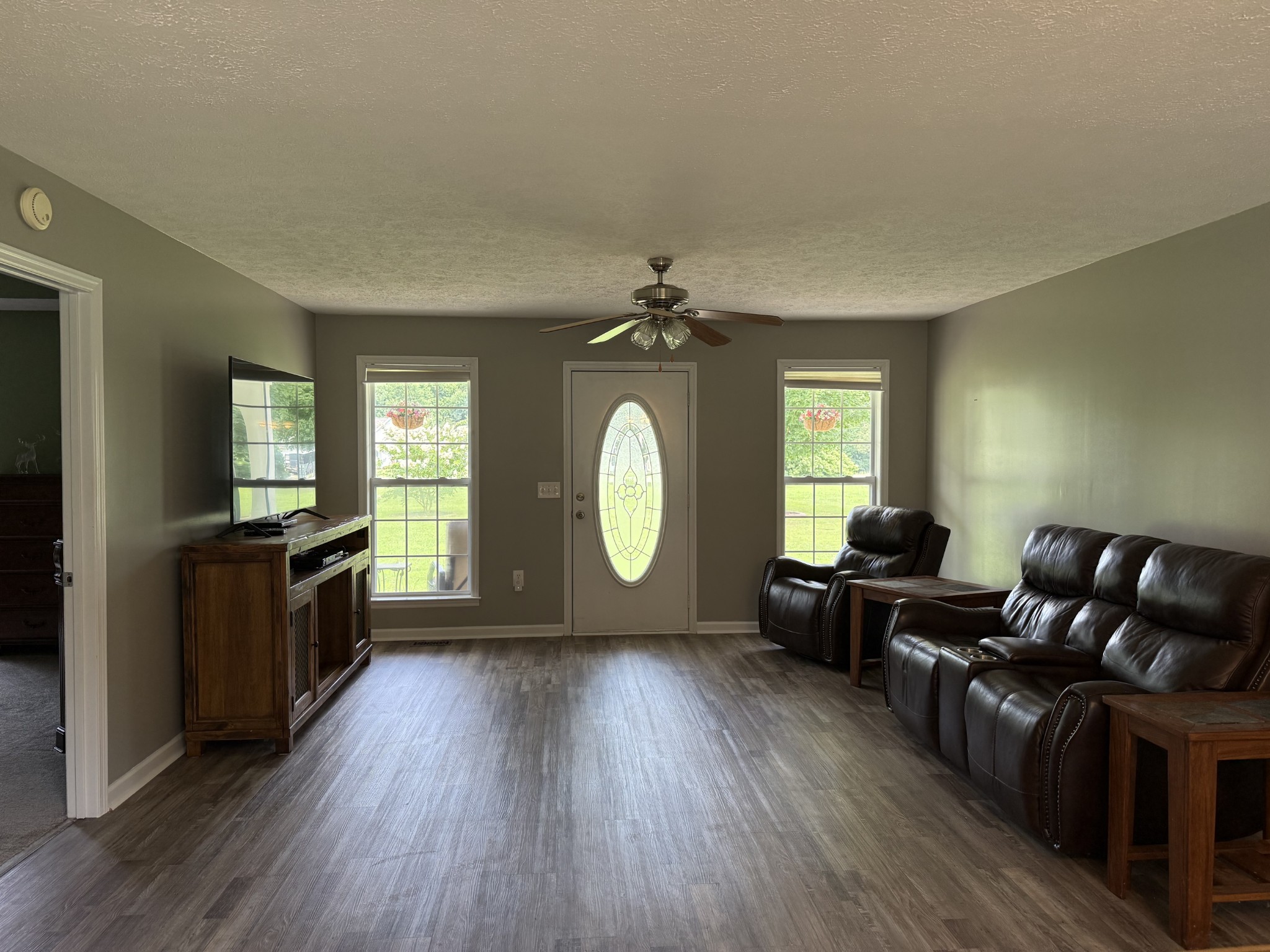 28 Long Meadow Dr