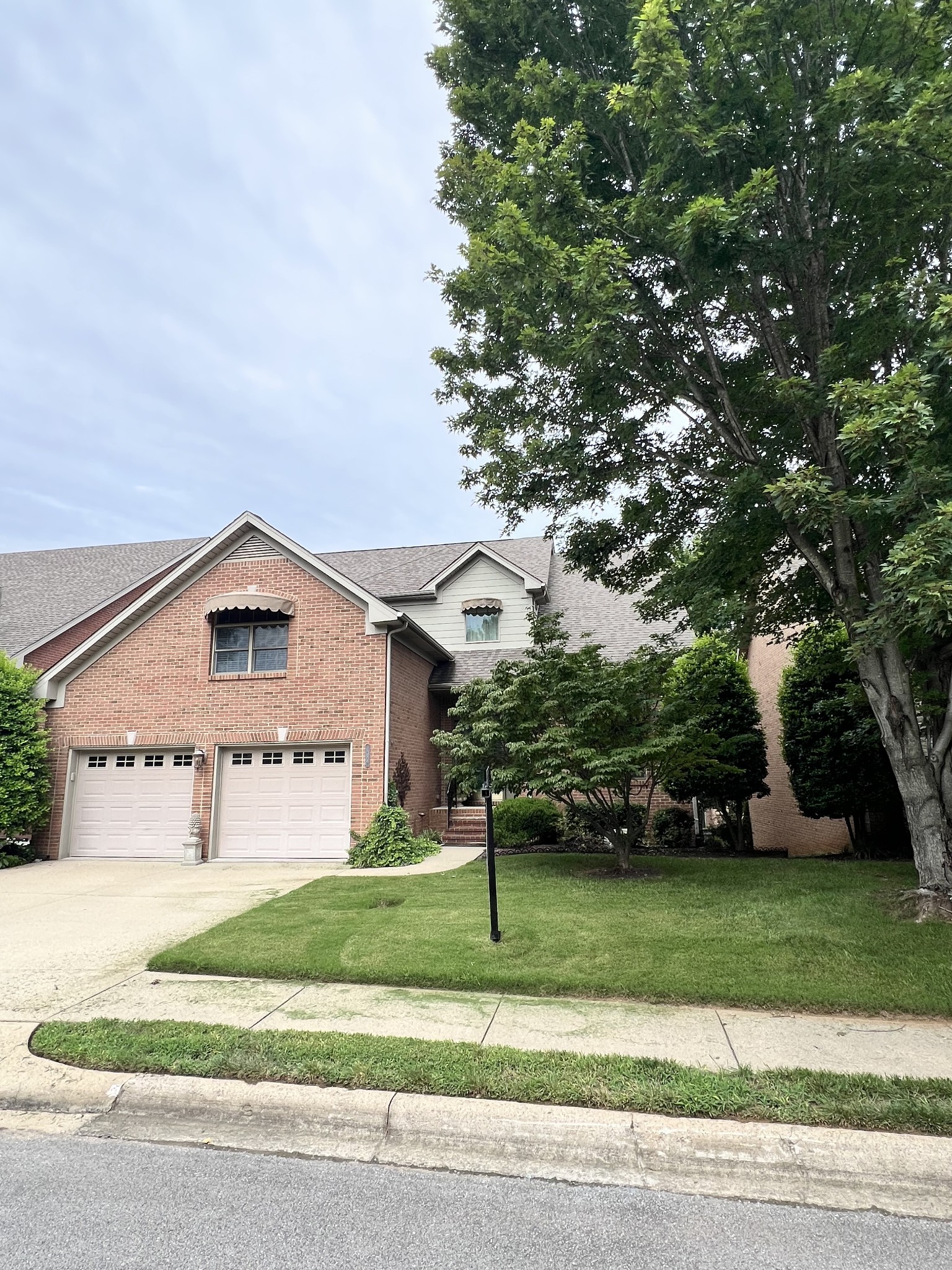 114 Hunt Crest Ct