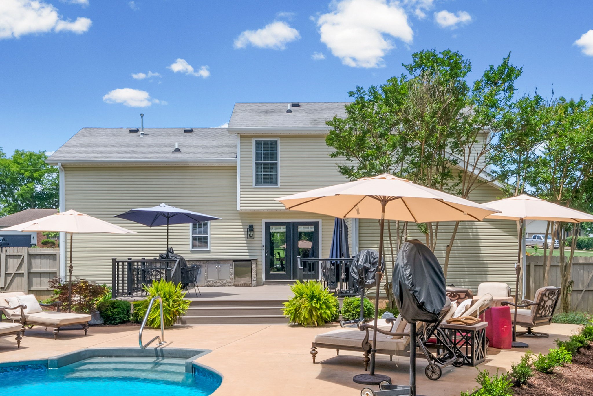 1215 Bark Ridge Cir